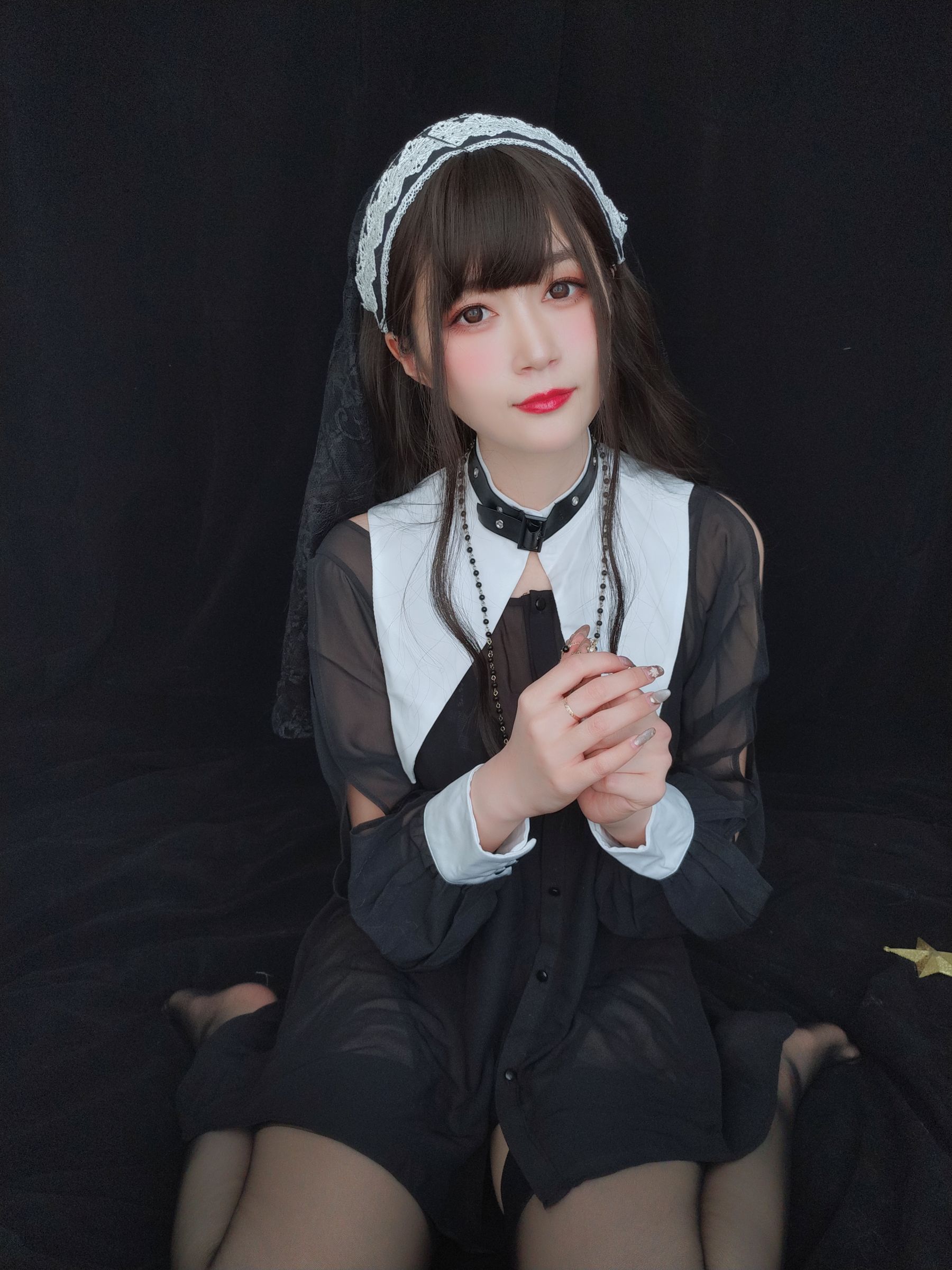 Coser小姐姐白银 – 蕾丝修女 [60P]
