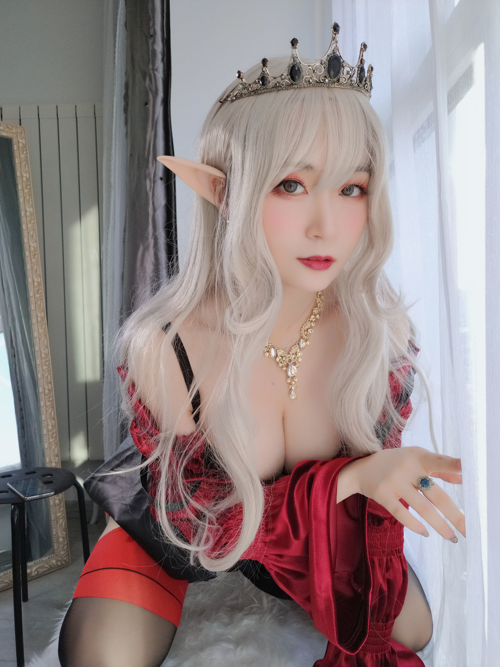 [萝莉COS] 白银 – 皇家吸血鬼 [50P]