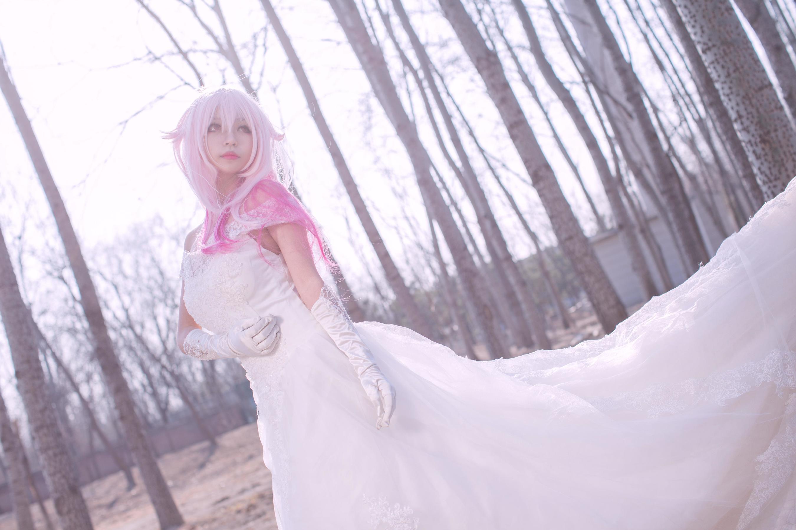 [Cosplay写真] 萌妹白易子教主 – 罪恶王冠 [6P]