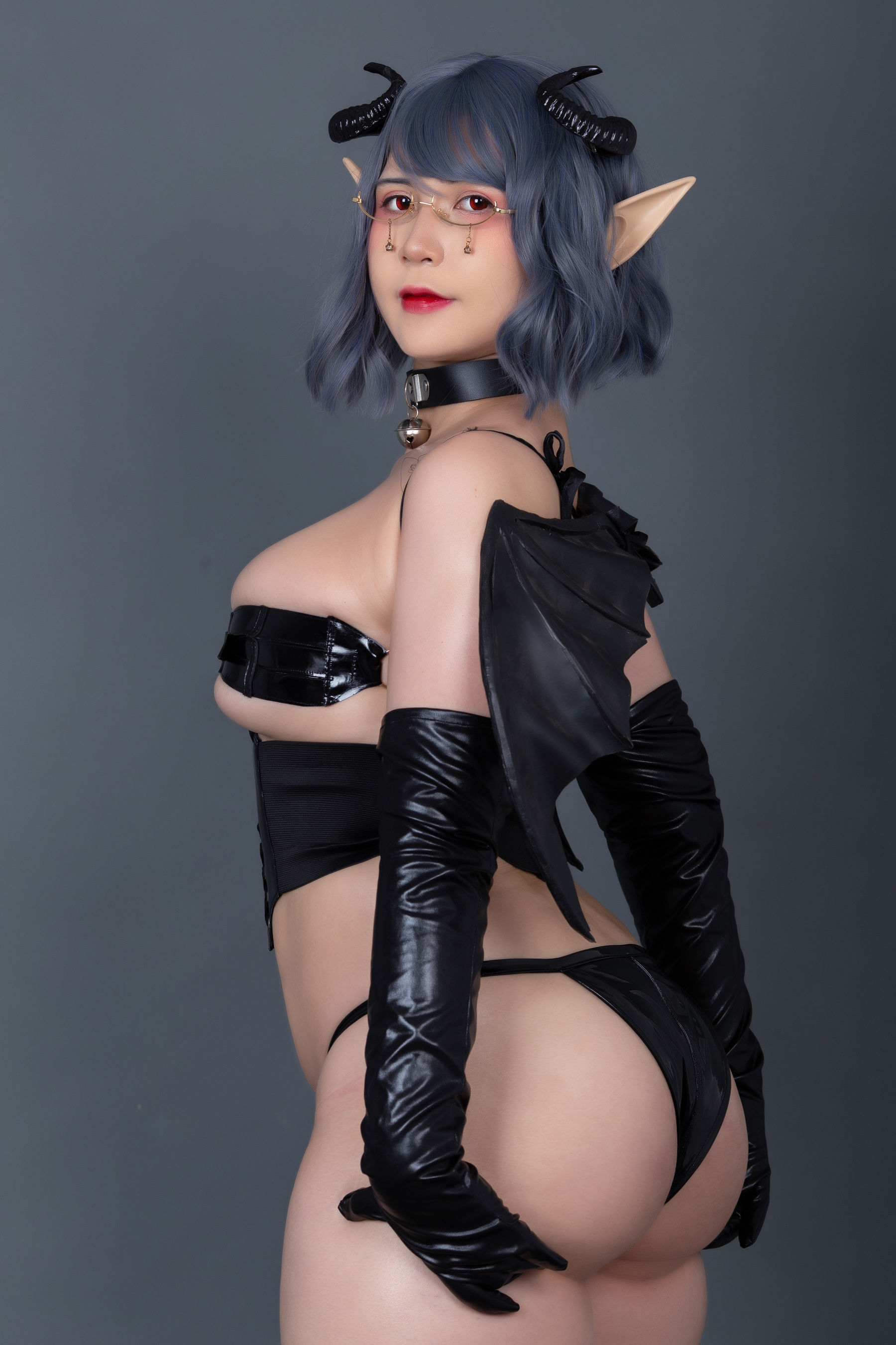 Uy Uy – Naughty Succubus [20P]