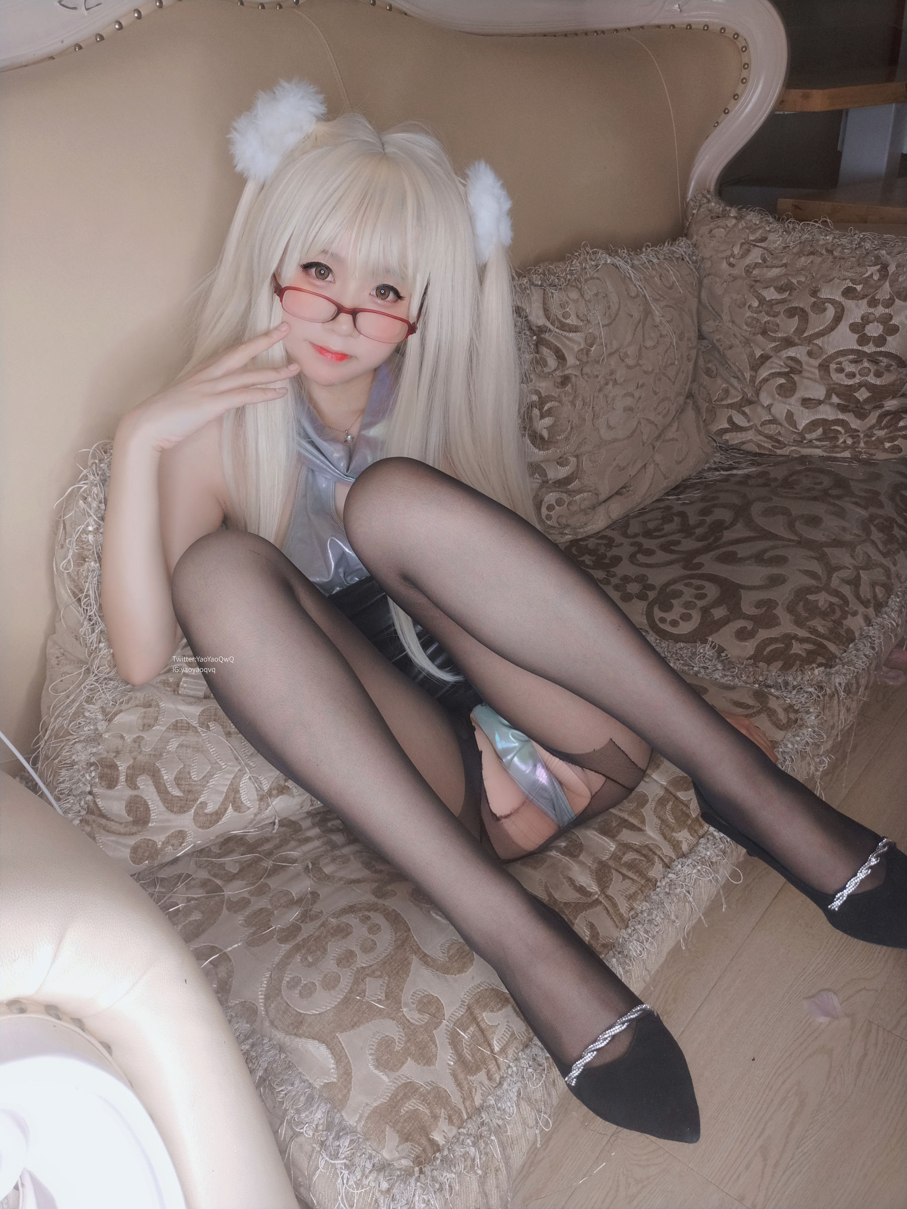 萌妹子Coser摇摇乐yoyo – 黑色长筒袜 [115P]