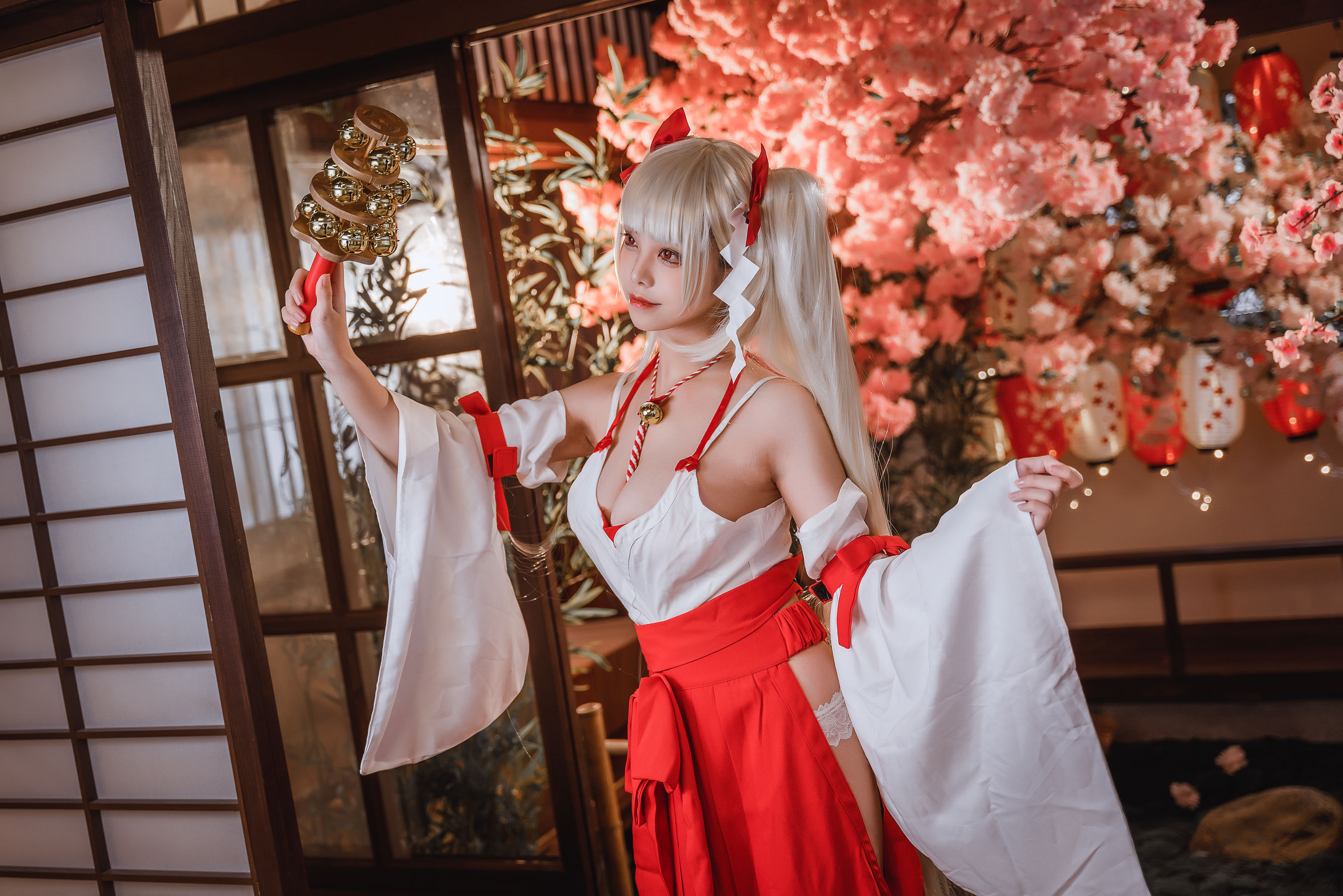 萌系小姐姐蜜汁猫裘 – 可畏巫女 [50P]