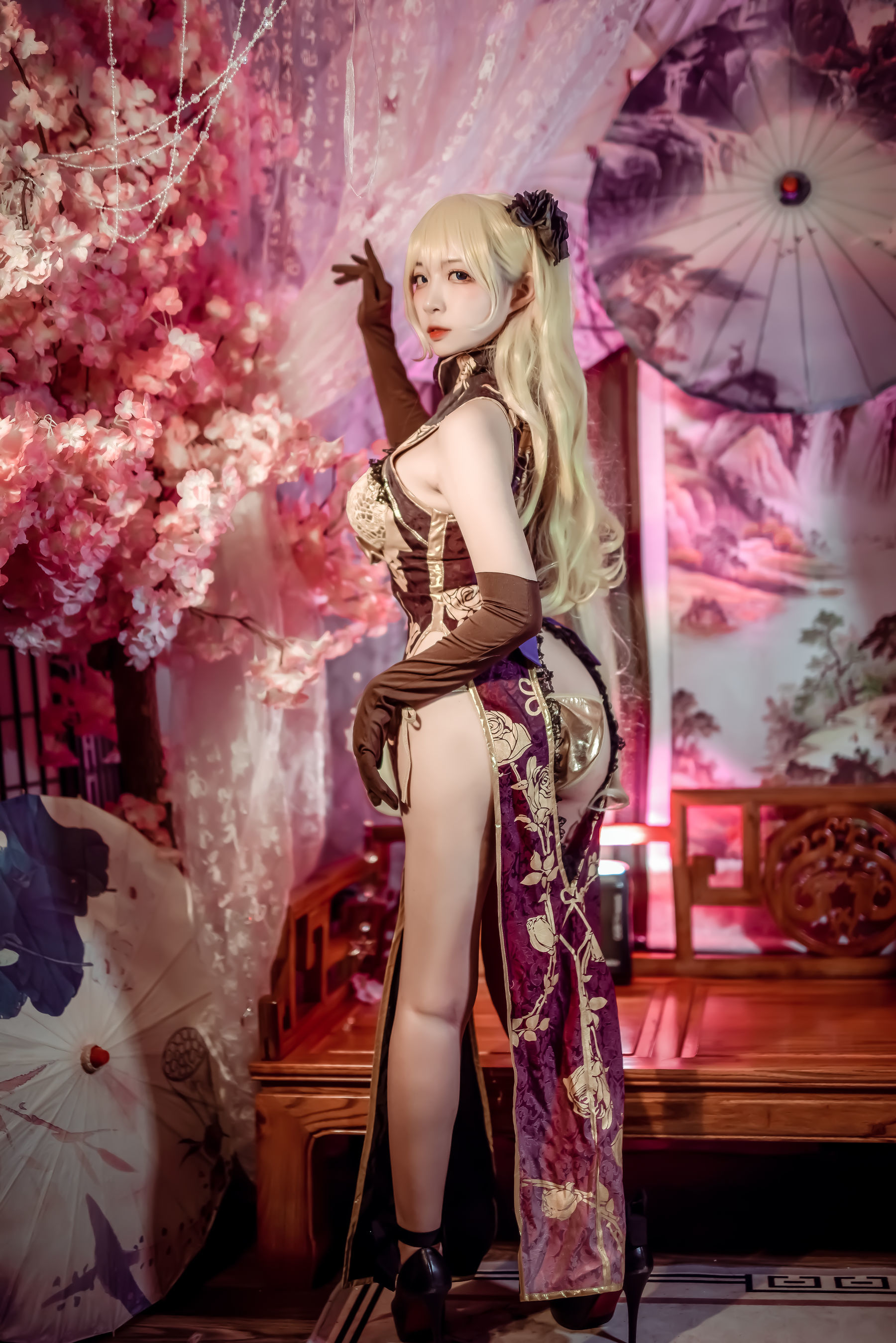 人气Coser二佐Nisa 金莲 [20P]