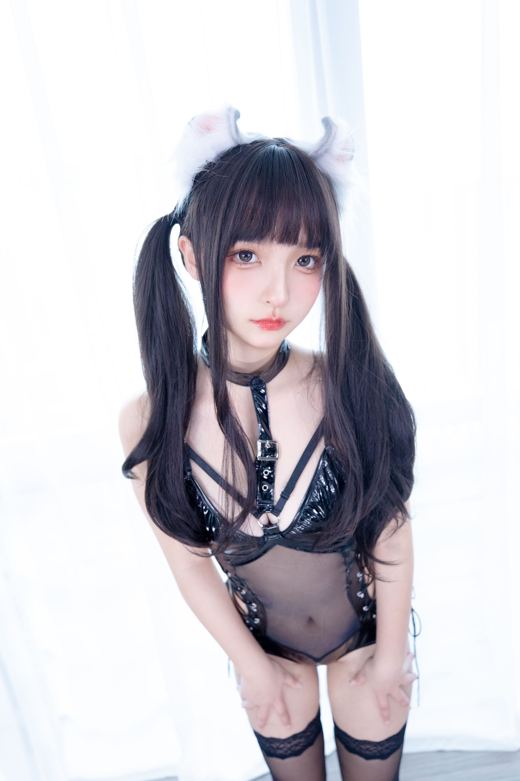 萝莉神楽板真冬 黑丝与黑胶 [75P]