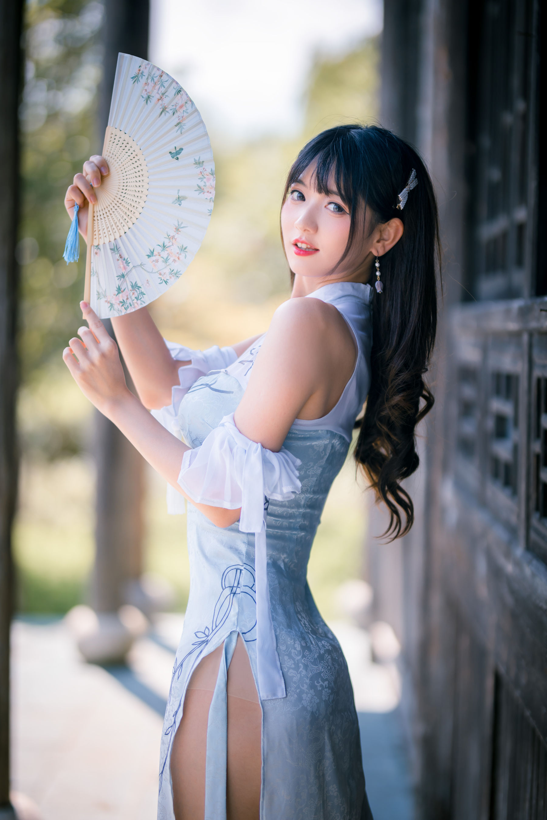 可爱妹子陆卿卿kyokyo – 蓝色旗袍 [24P]