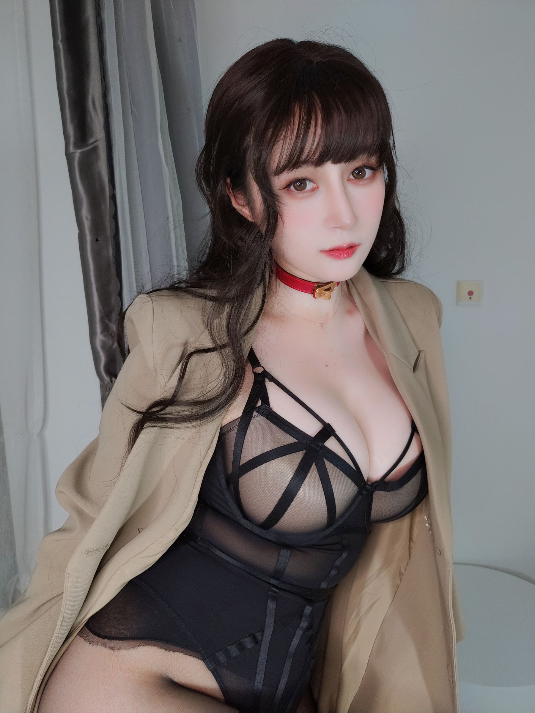 Coser小姐姐白银 – 黑丝OL情趣 [39P]