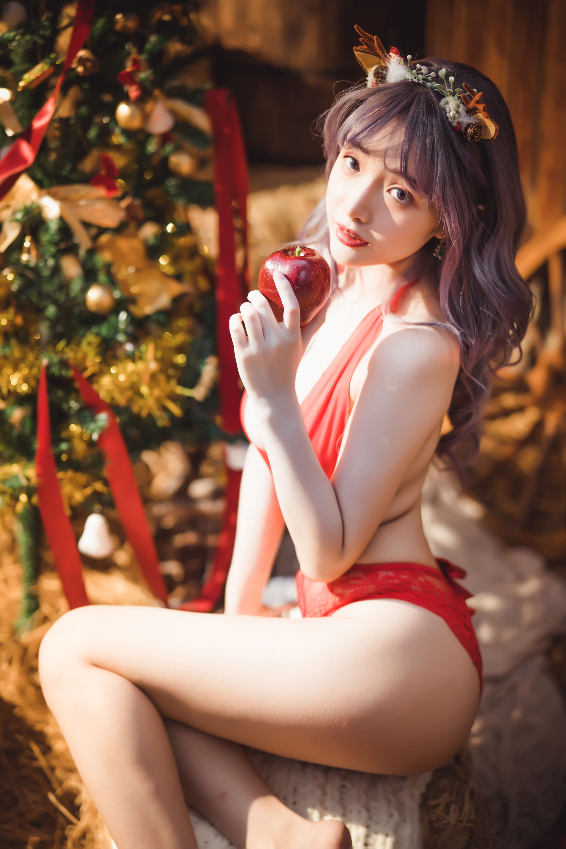 动漫博主雯妹 – 2020圣诞 [30P]