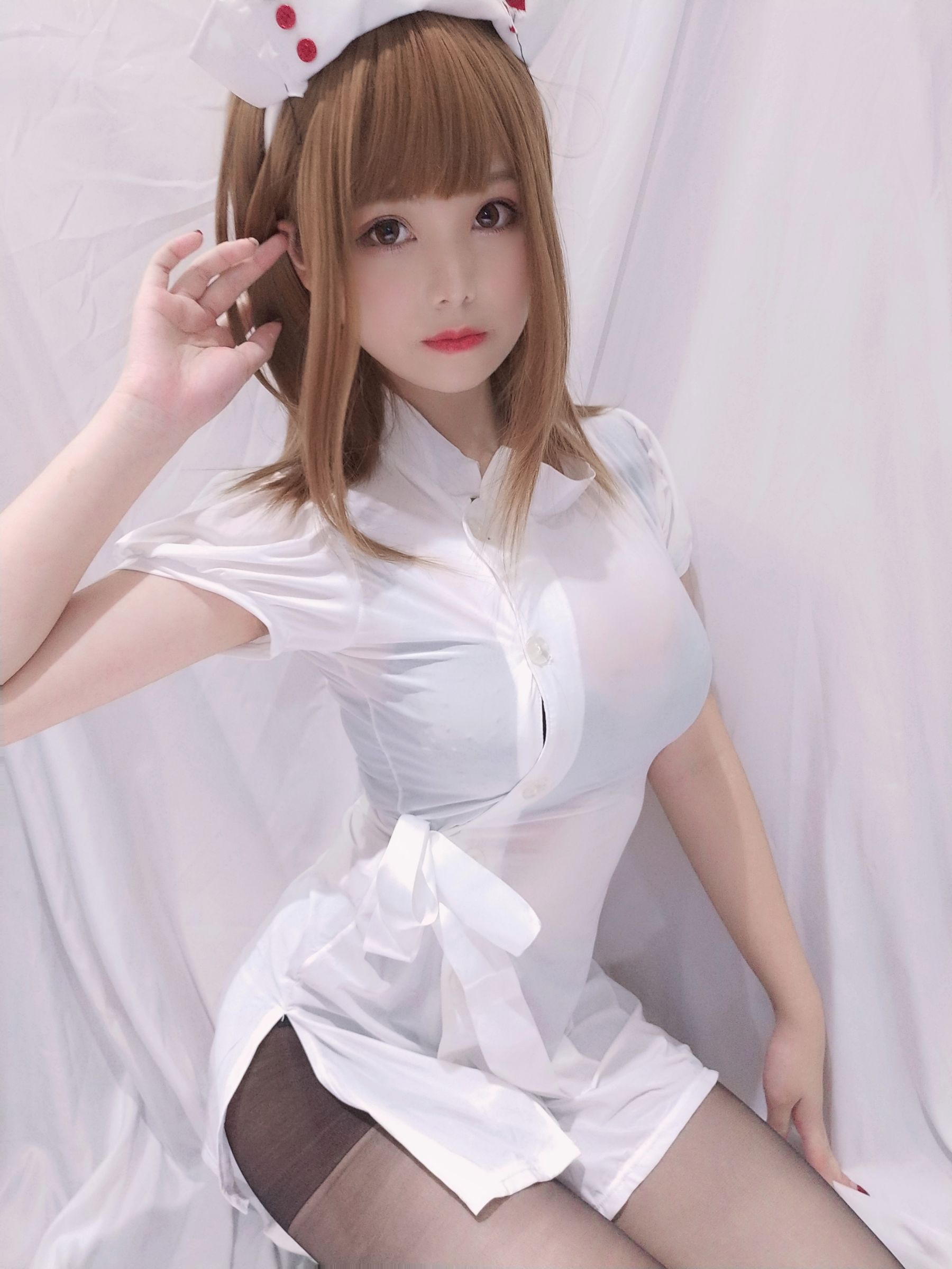 萌系小姐姐蜜汁猫裘 – 小护士 [41P]