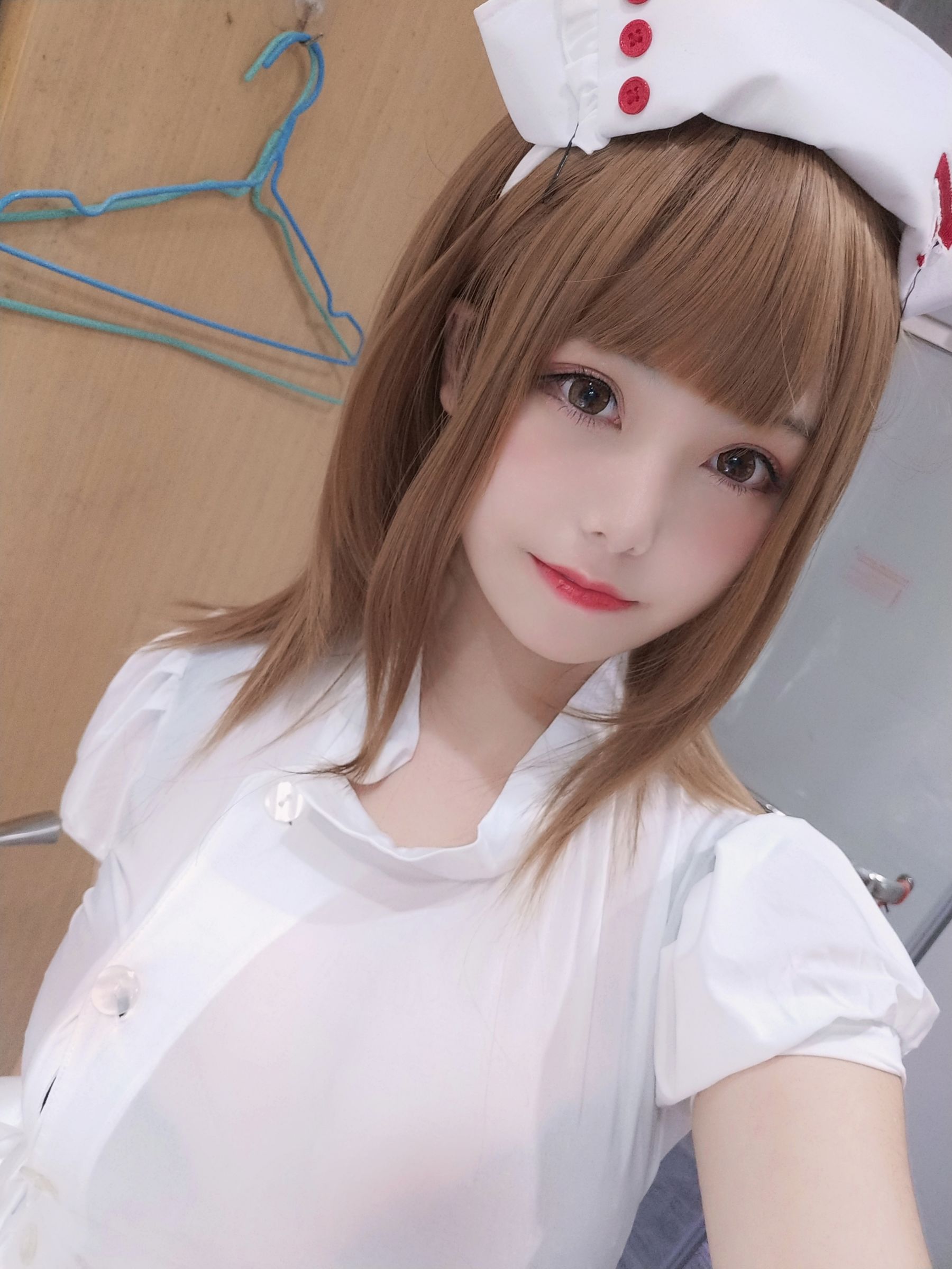 萌系小姐姐蜜汁猫裘 – 小护士 [41P]
