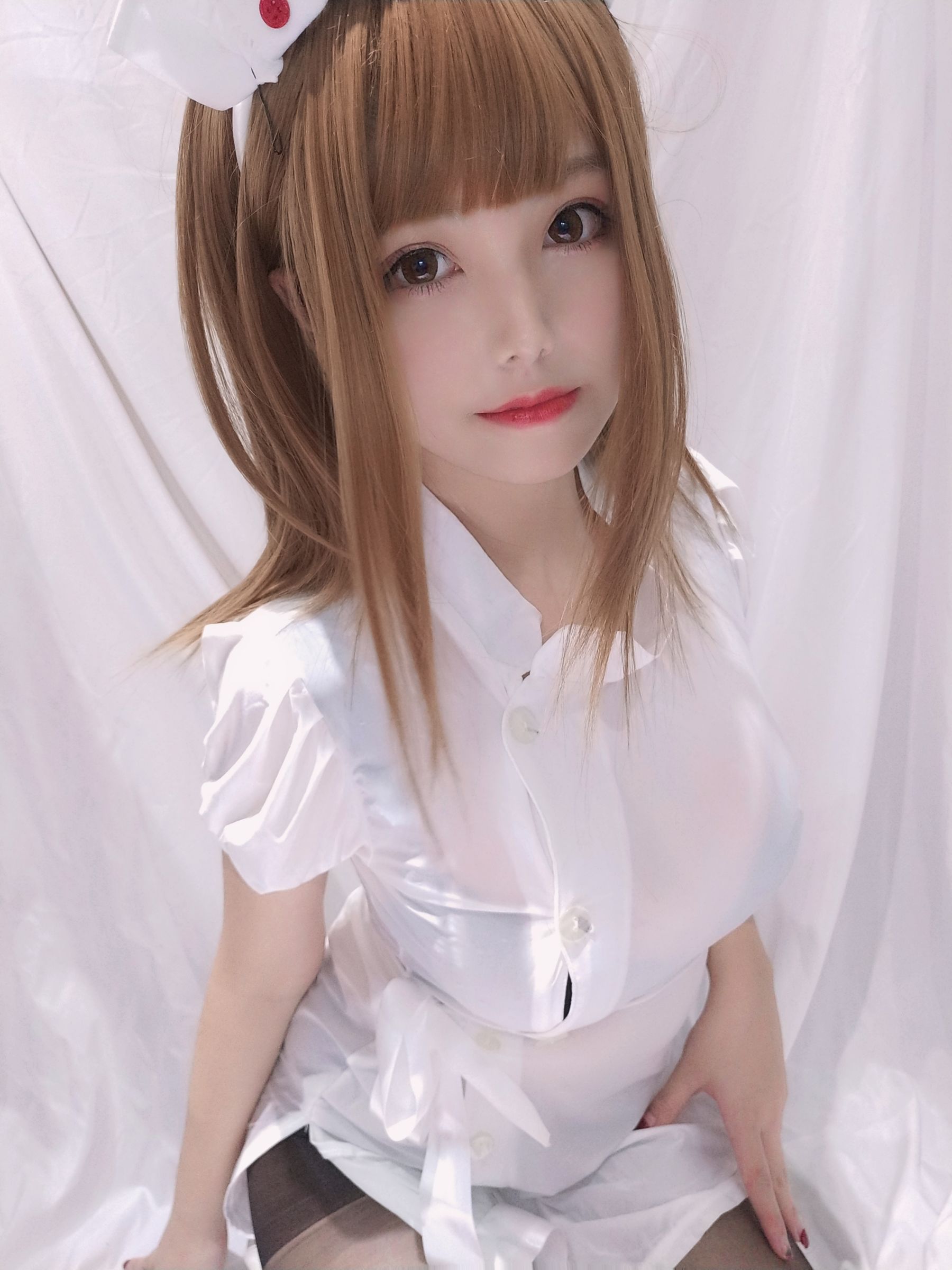 萌系小姐姐蜜汁猫裘 – 小护士 [41P]