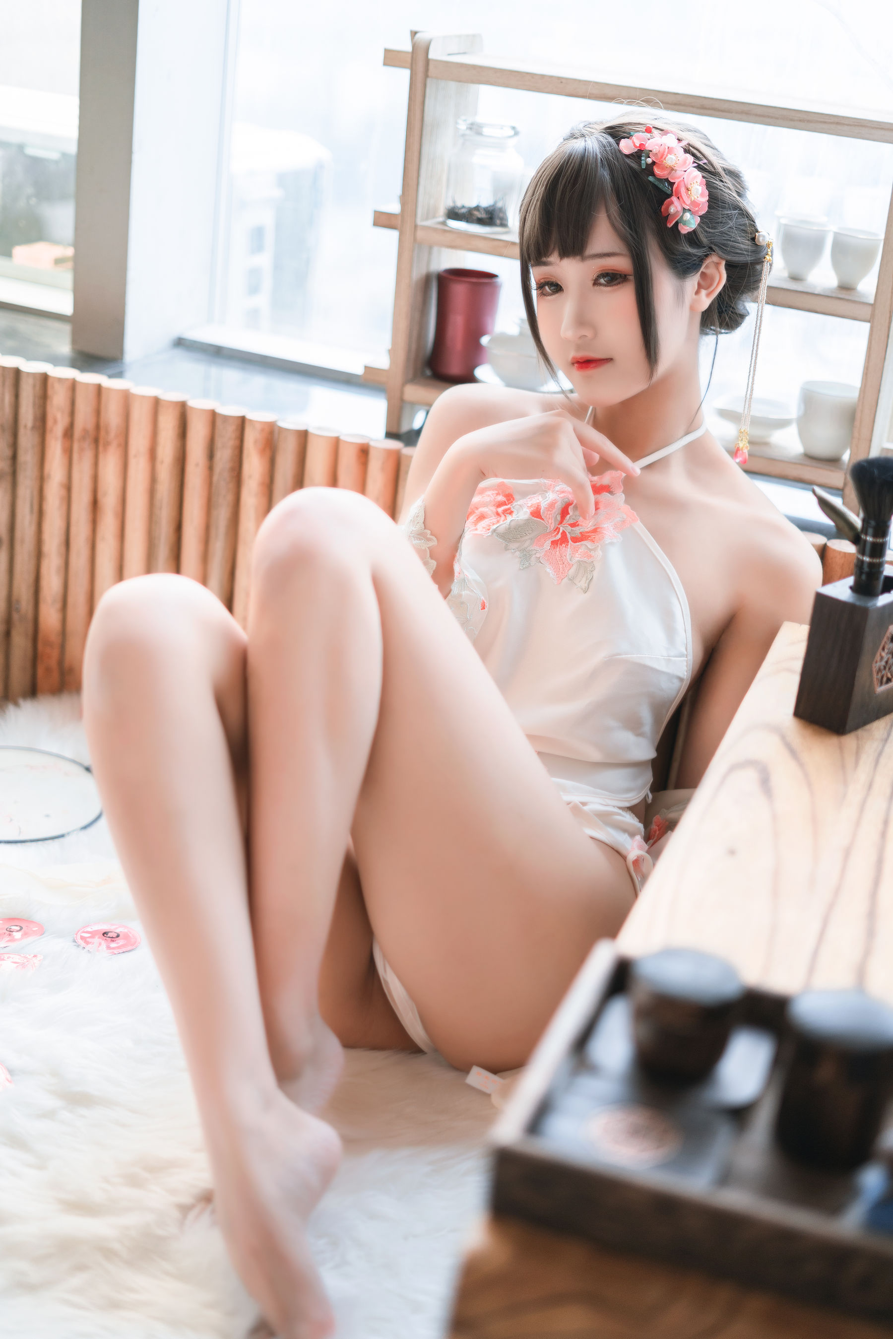 微博妹子三度_69 – 肚兜 [28P]