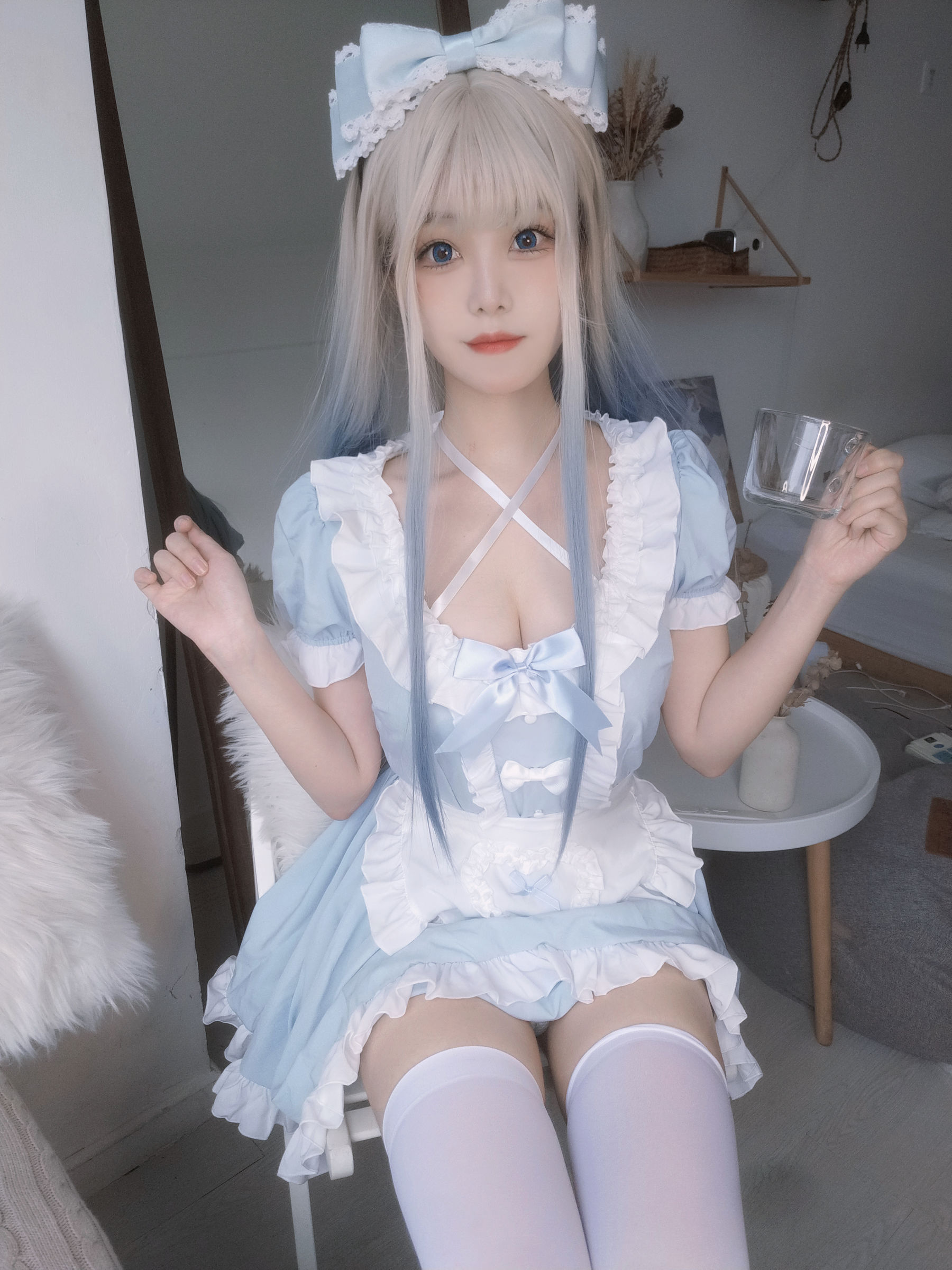 萌系小姐姐蜜汁猫裘 – 蓝女仆 [27P]