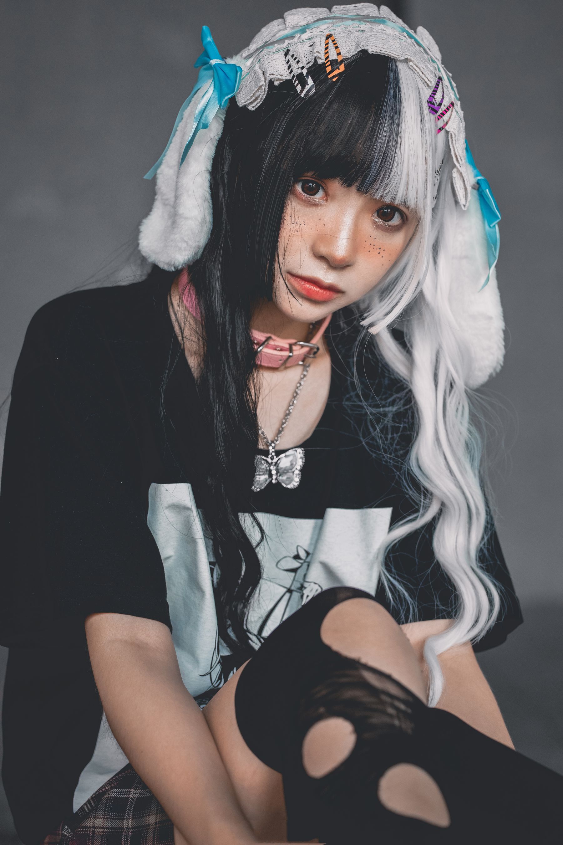 疯猫ss – 雀斑少女 [12P]