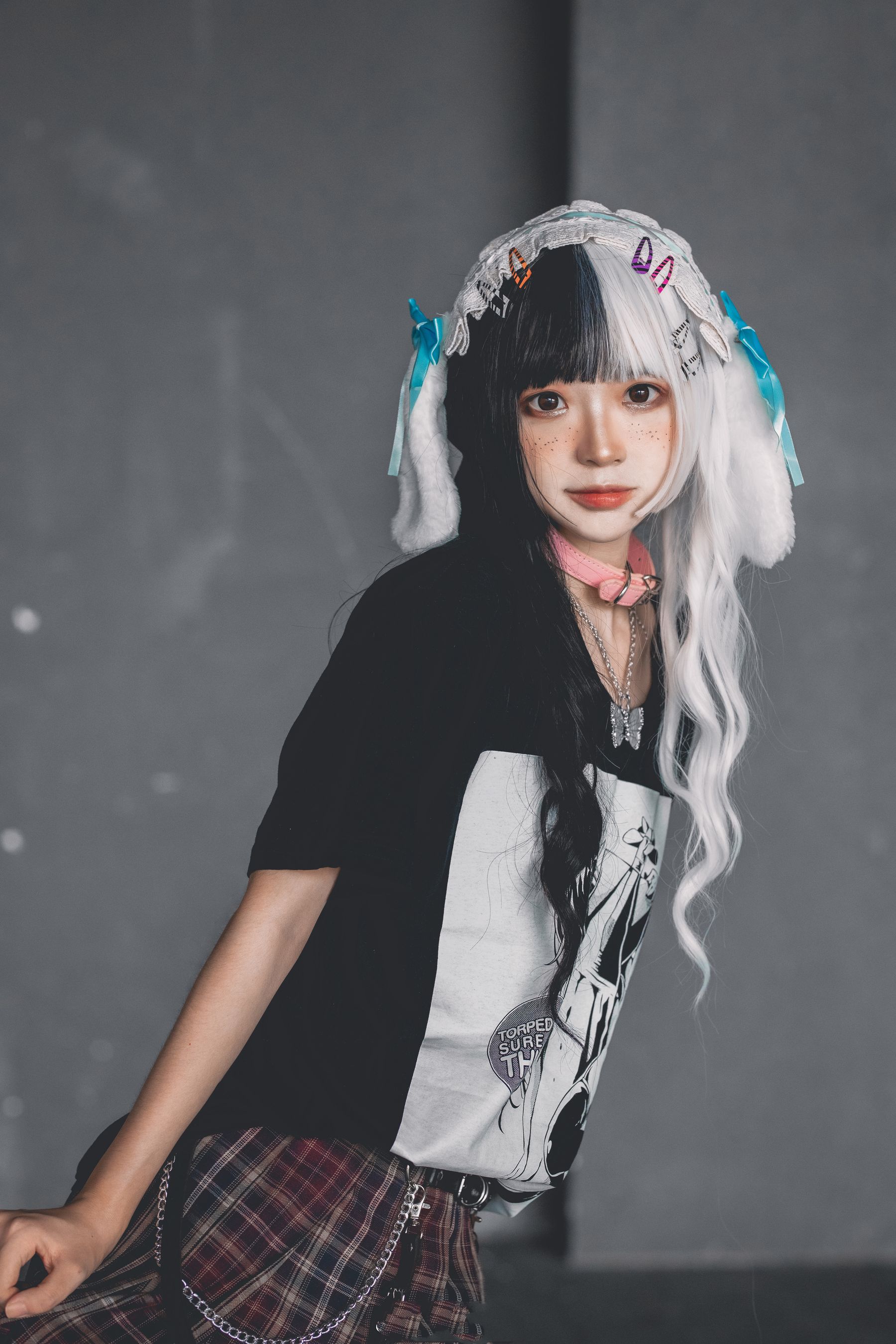 疯猫ss – 雀斑少女 [12P]