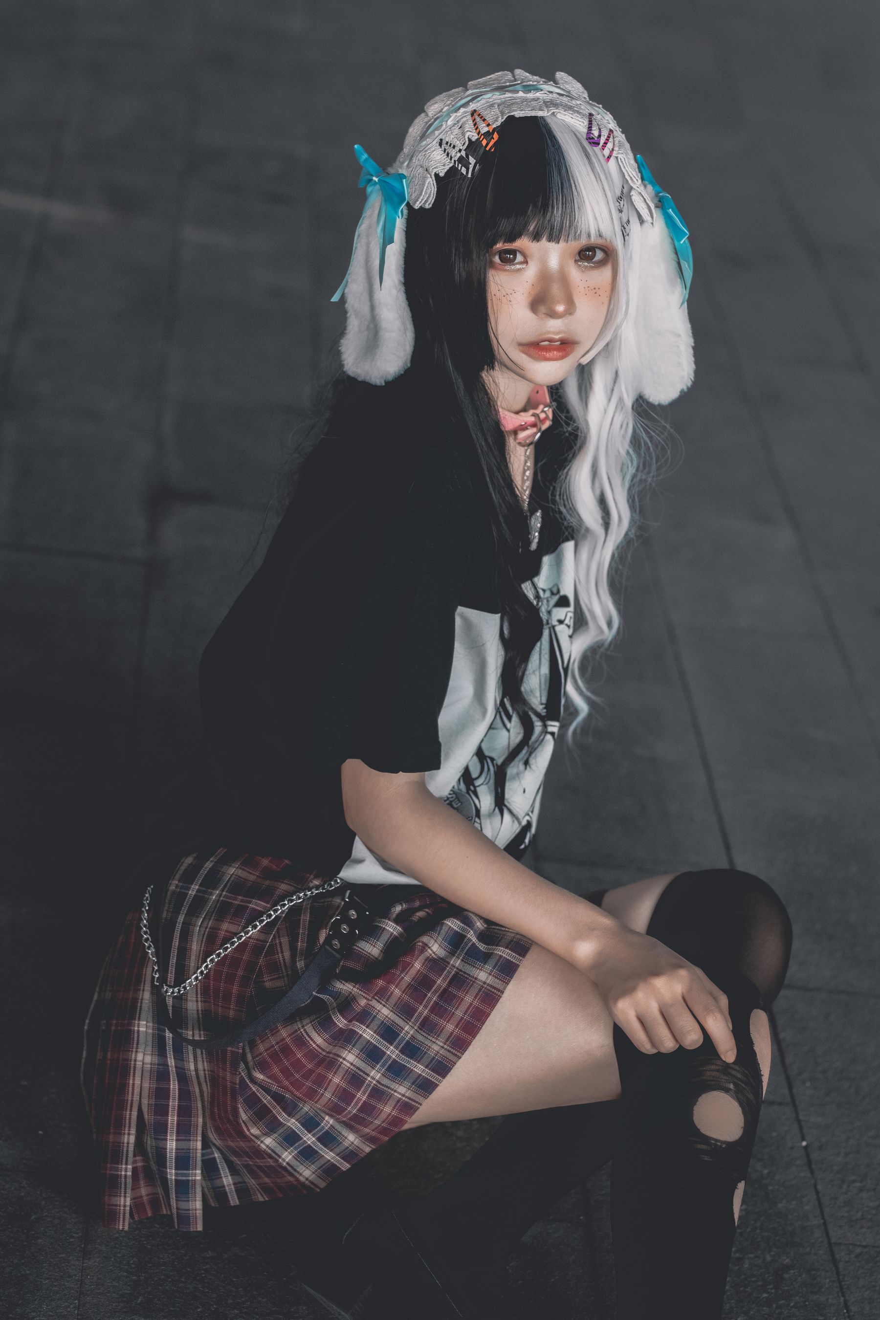 疯猫ss – 雀斑少女 [12P]