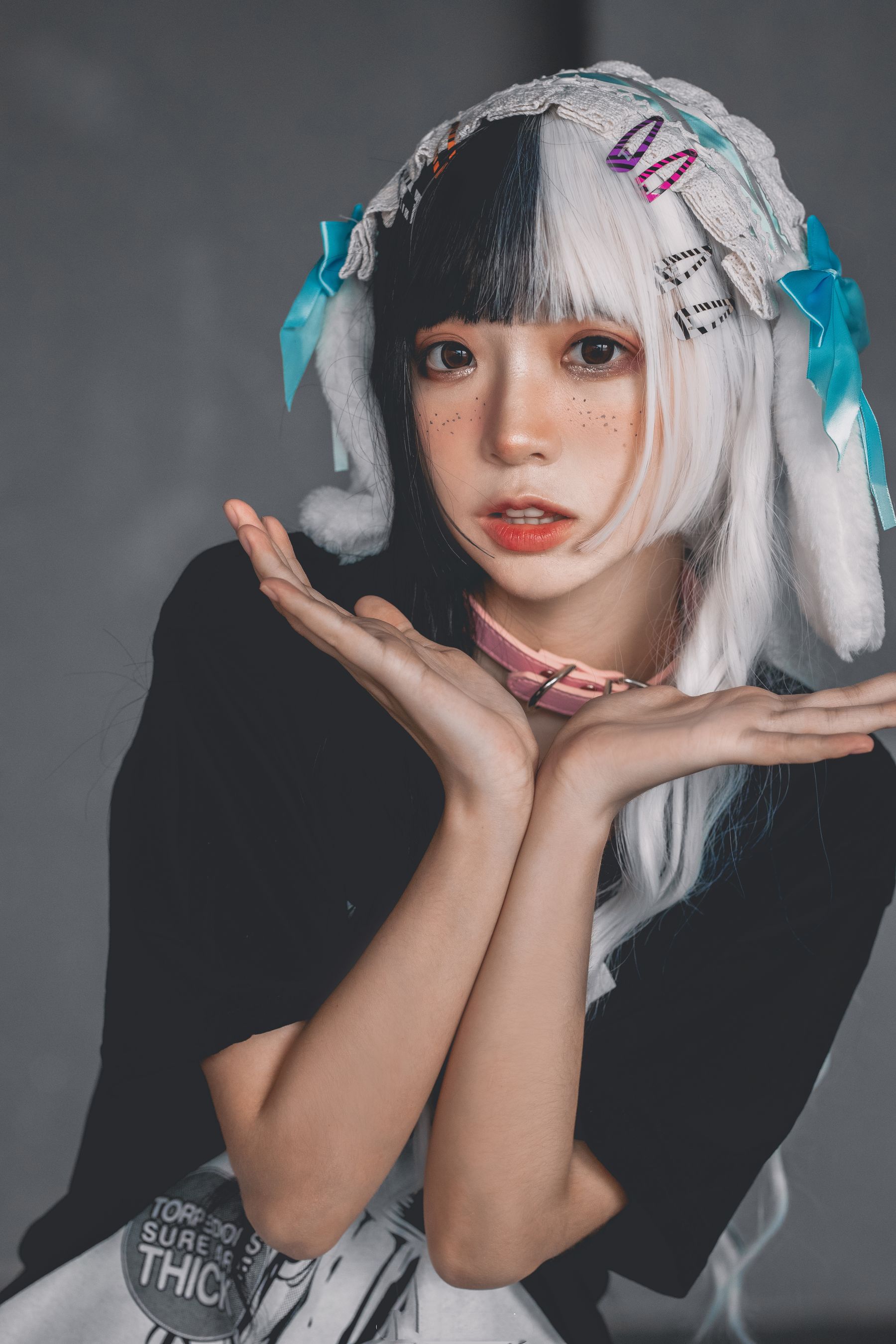 疯猫ss – 雀斑少女 [12P]