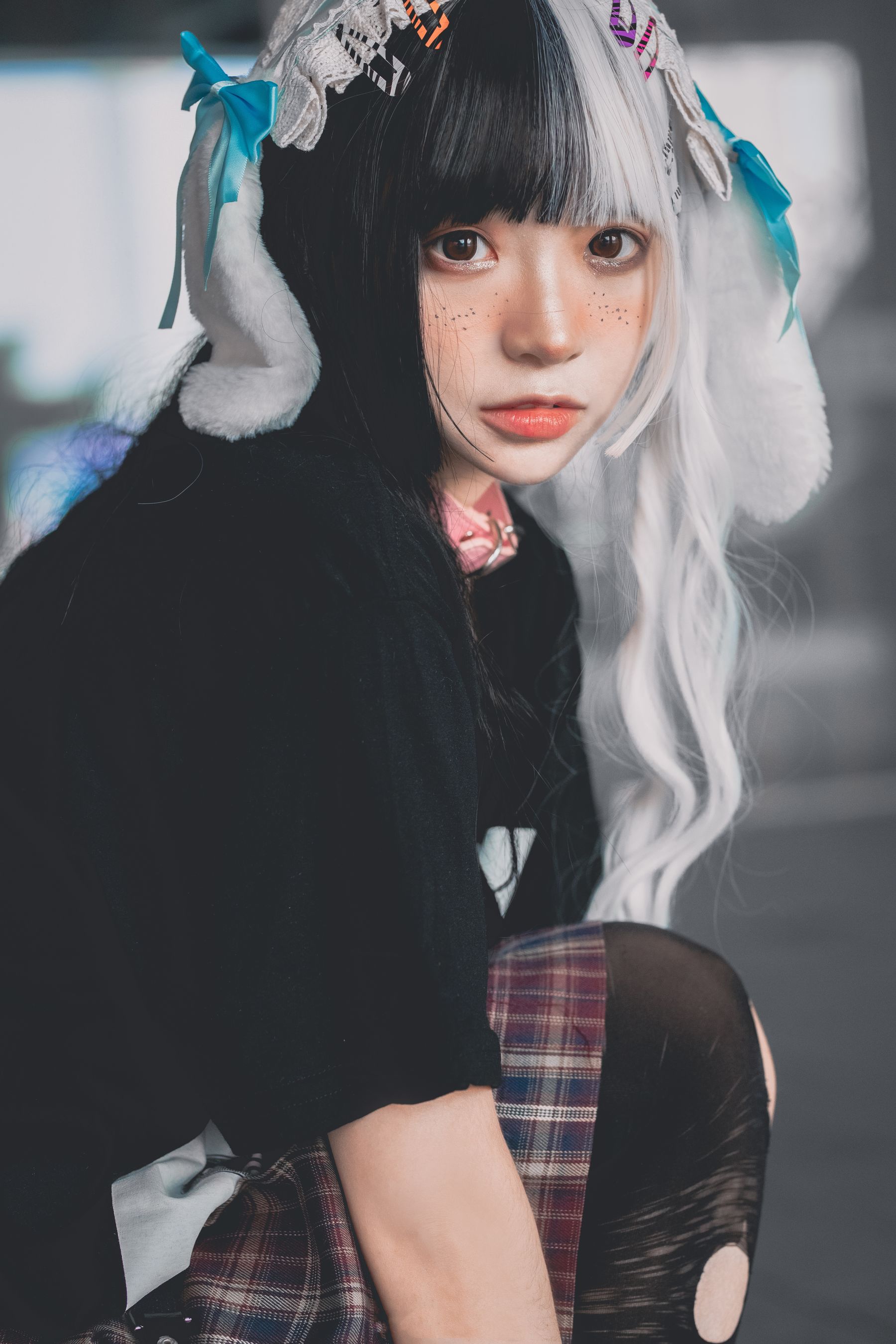 疯猫ss – 雀斑少女 [12P]