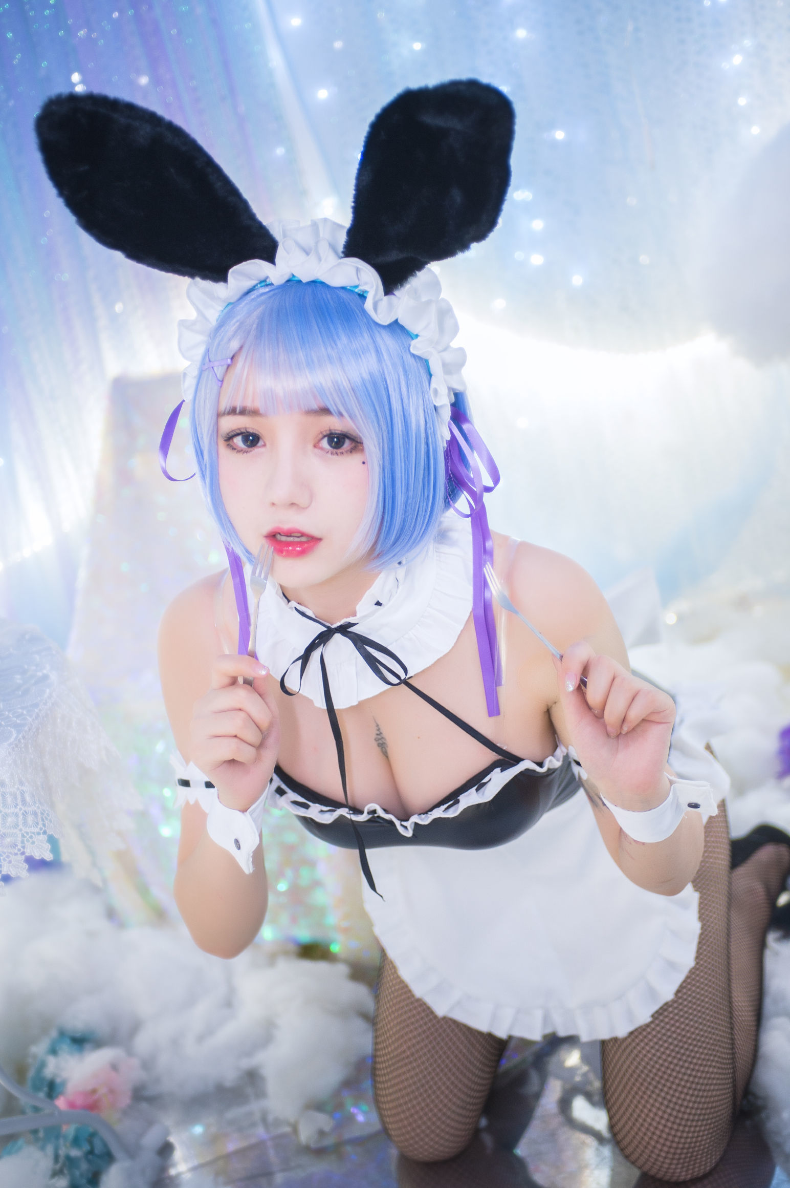 [萝莉COS] 洛丽塔大哥 – 蕾姆兔女郎 [17P]