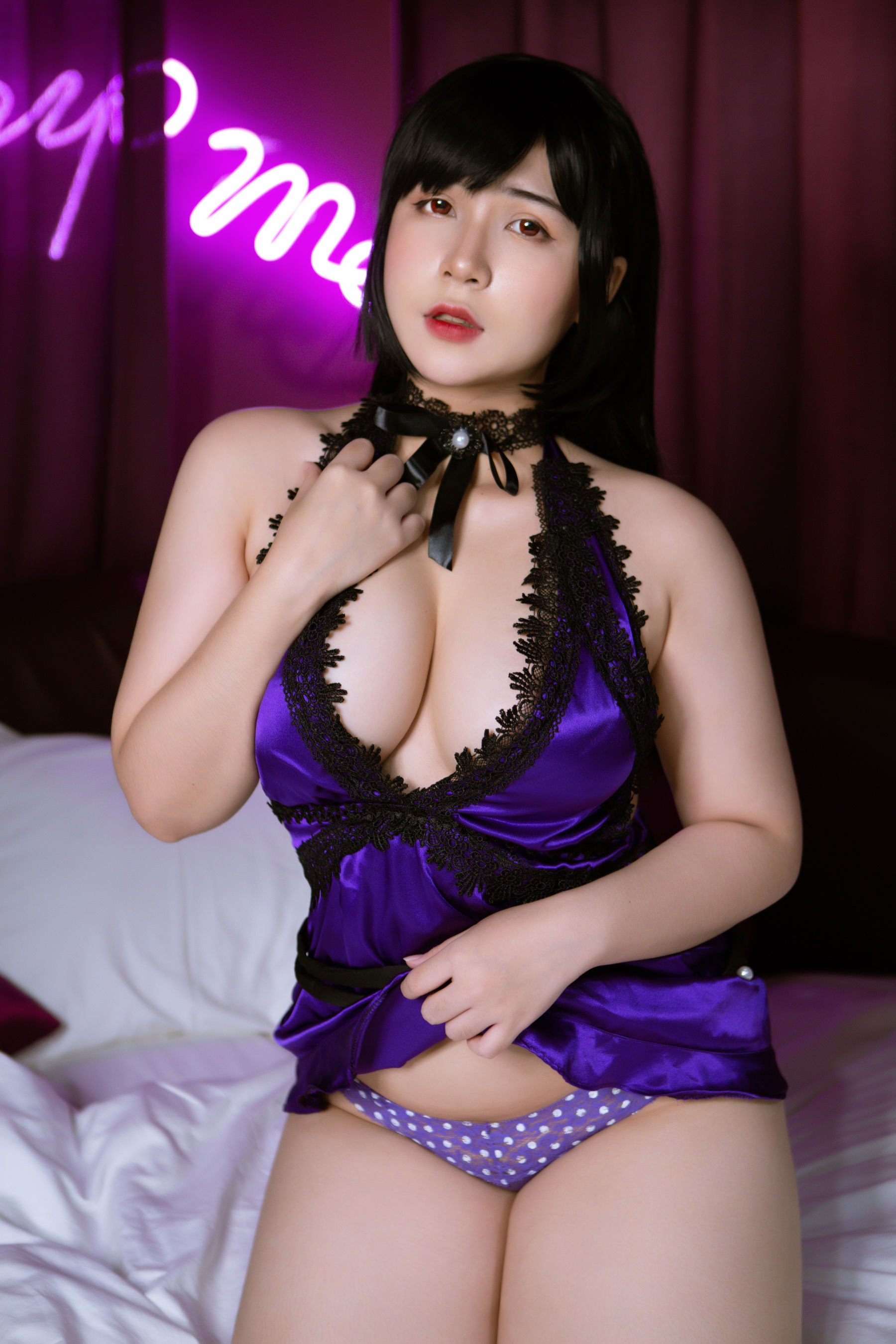 Uy Uy – Tifa Mature Dress [20P]