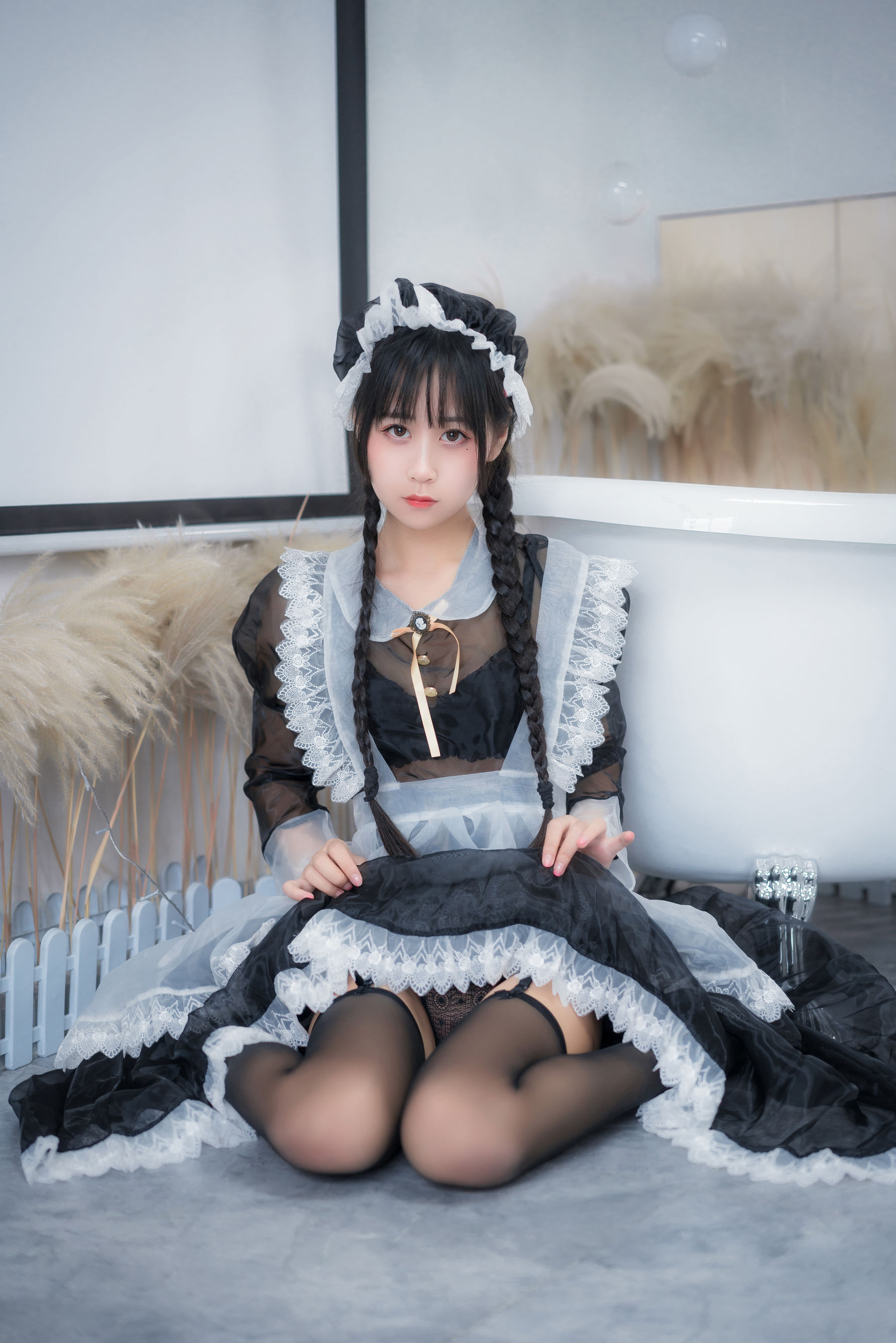 阳光美少女萌芽儿o0 – 透明女仆2 [27P]
