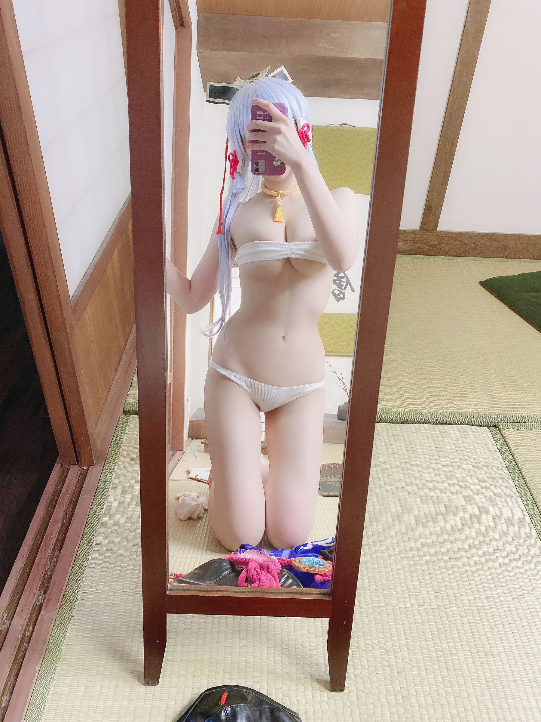微博妹纸霜月shimo[fantia] 2022-12-21 神里綾華 お着替え中 [13P]