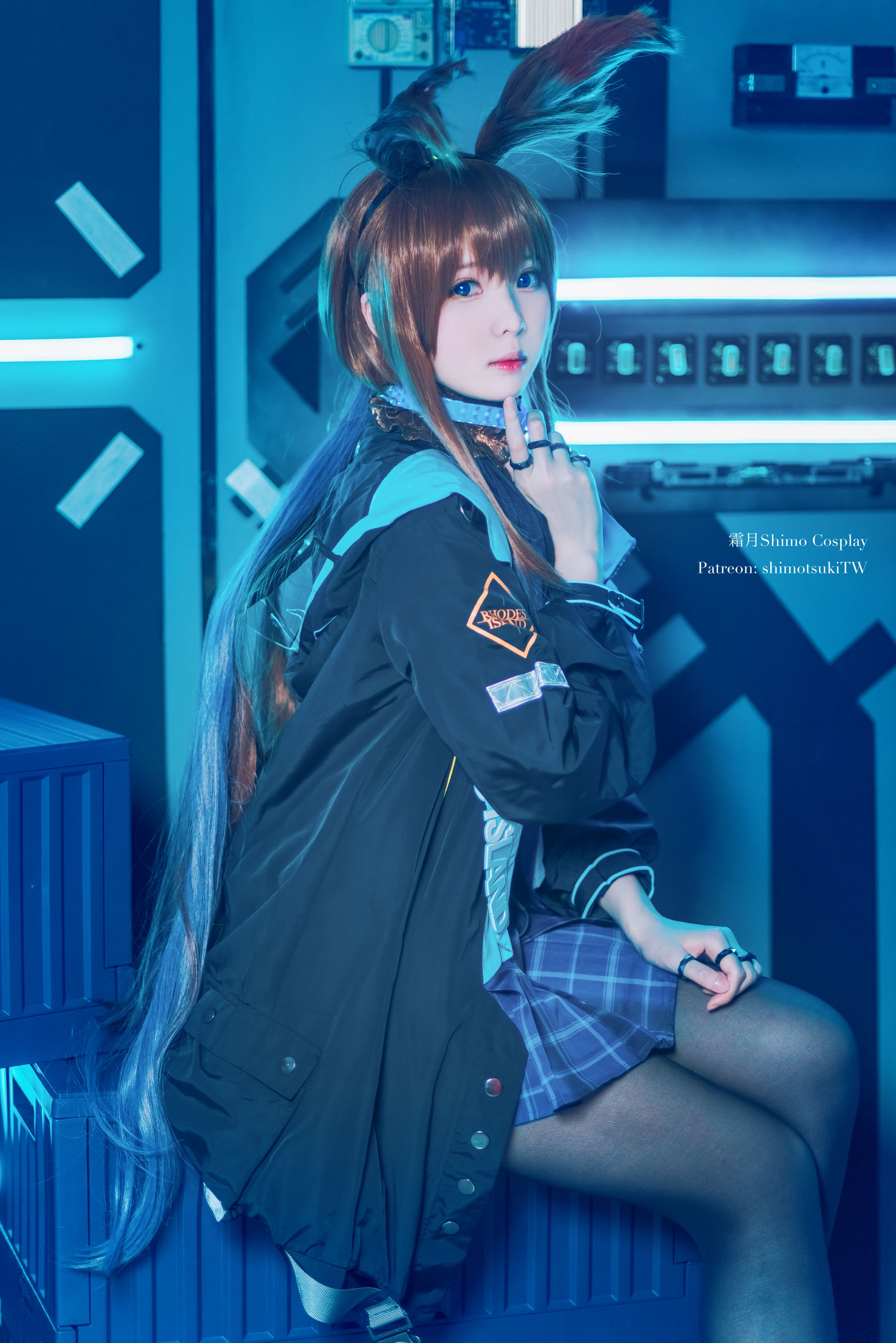 微博妹纸霜月shimo – 明日方舟 阿米娅 [18P]