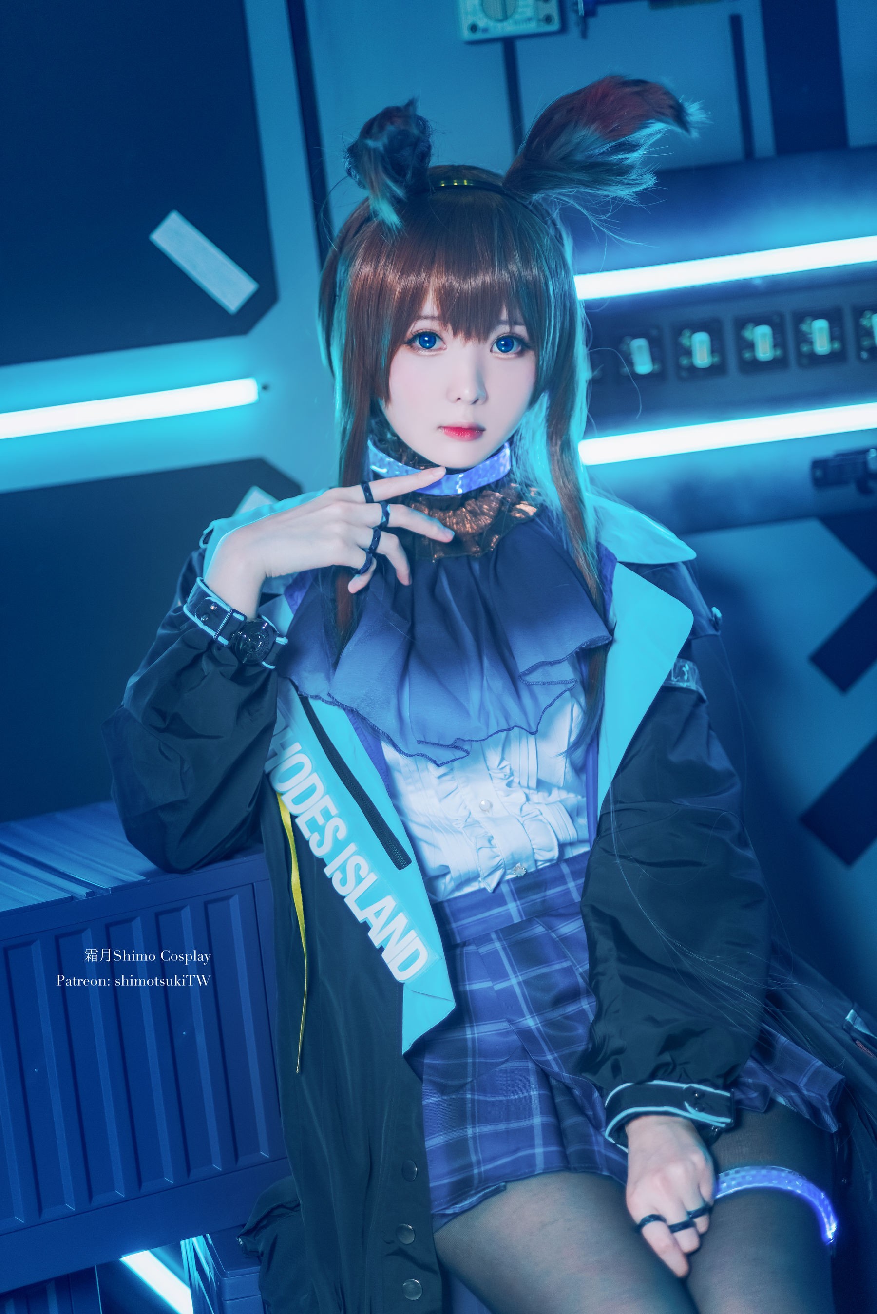 微博妹纸霜月shimo – 明日方舟 阿米娅 [18P]