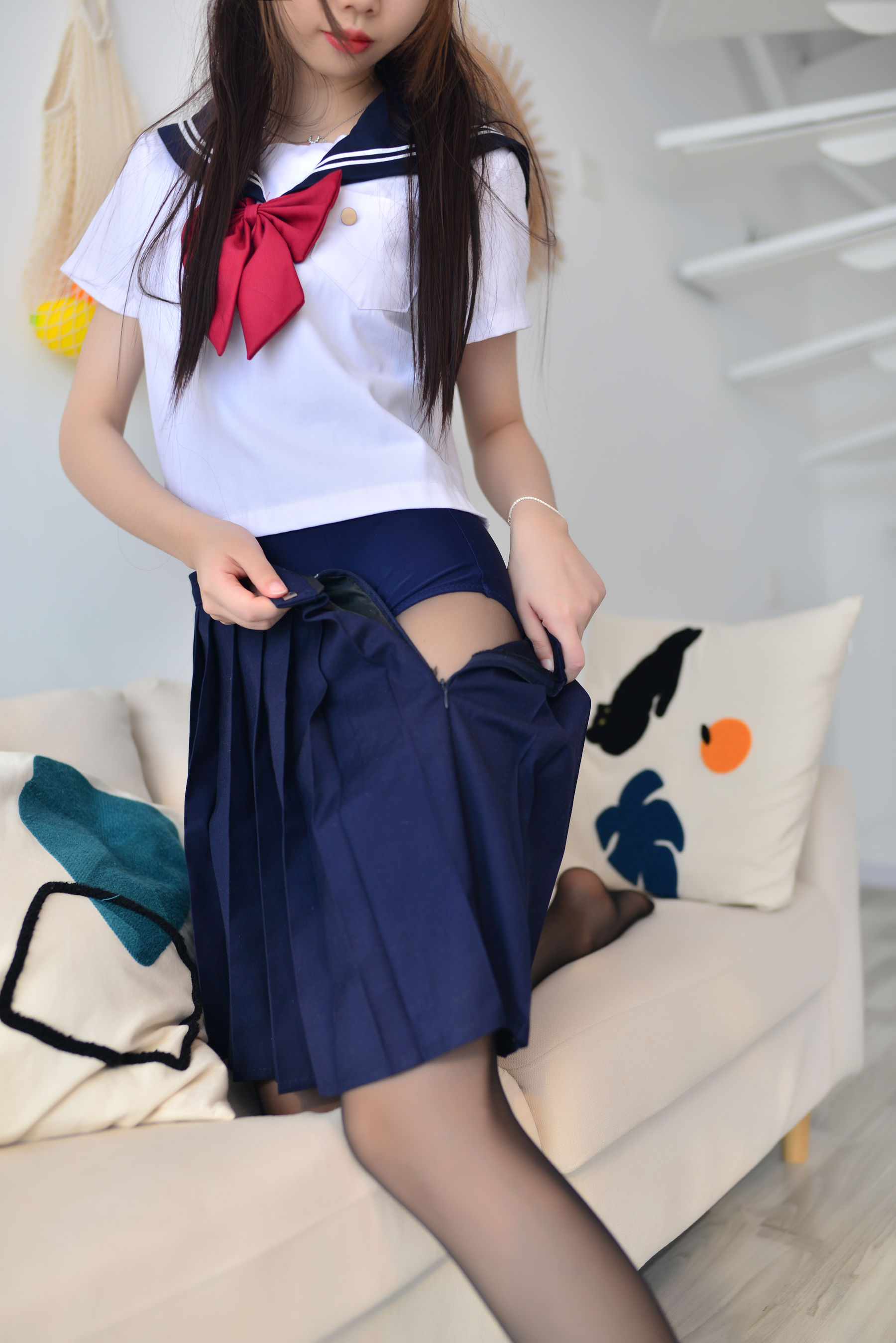 Cos小姐姐雪琪 – 黑丝JK死库水 [62P]