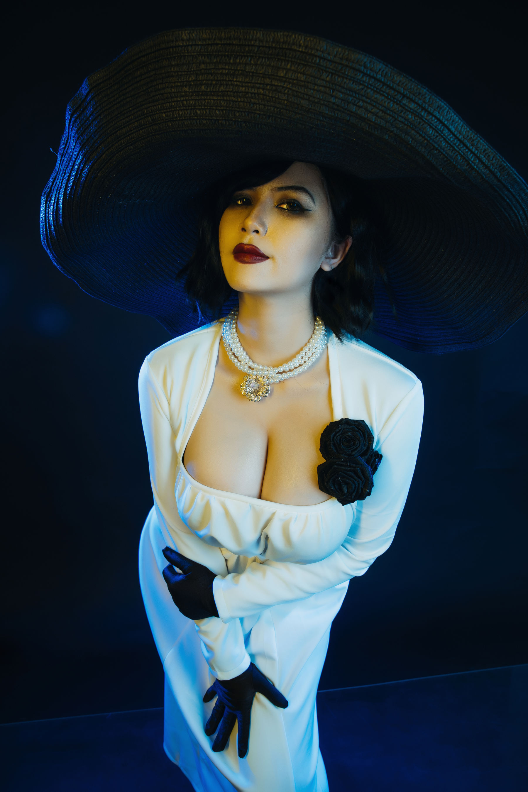 Uy Uy – Lady Dimitrescu [26P]