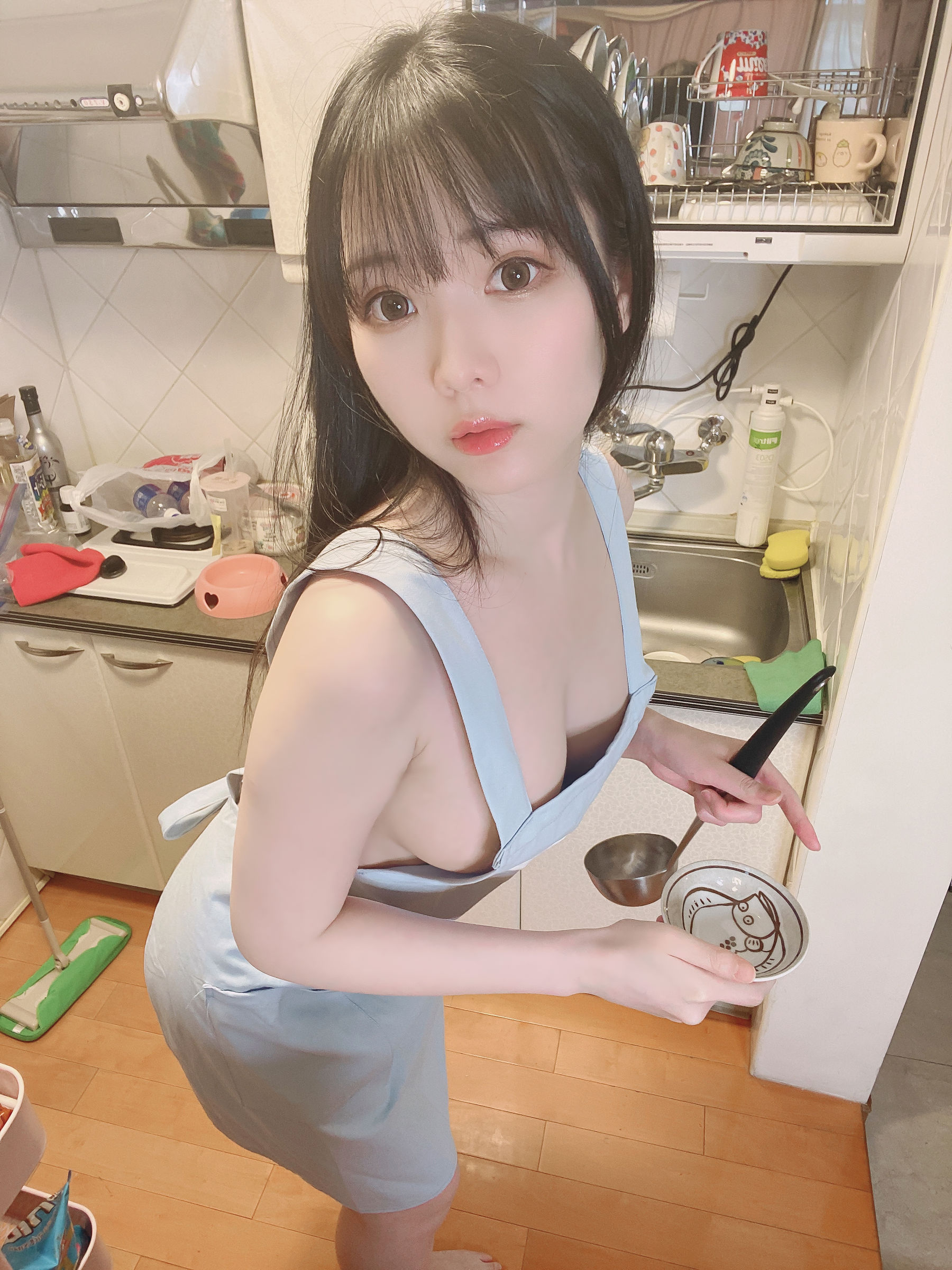微博妹纸霜月shimo – 裸エプロン__━(___)━! [13P]