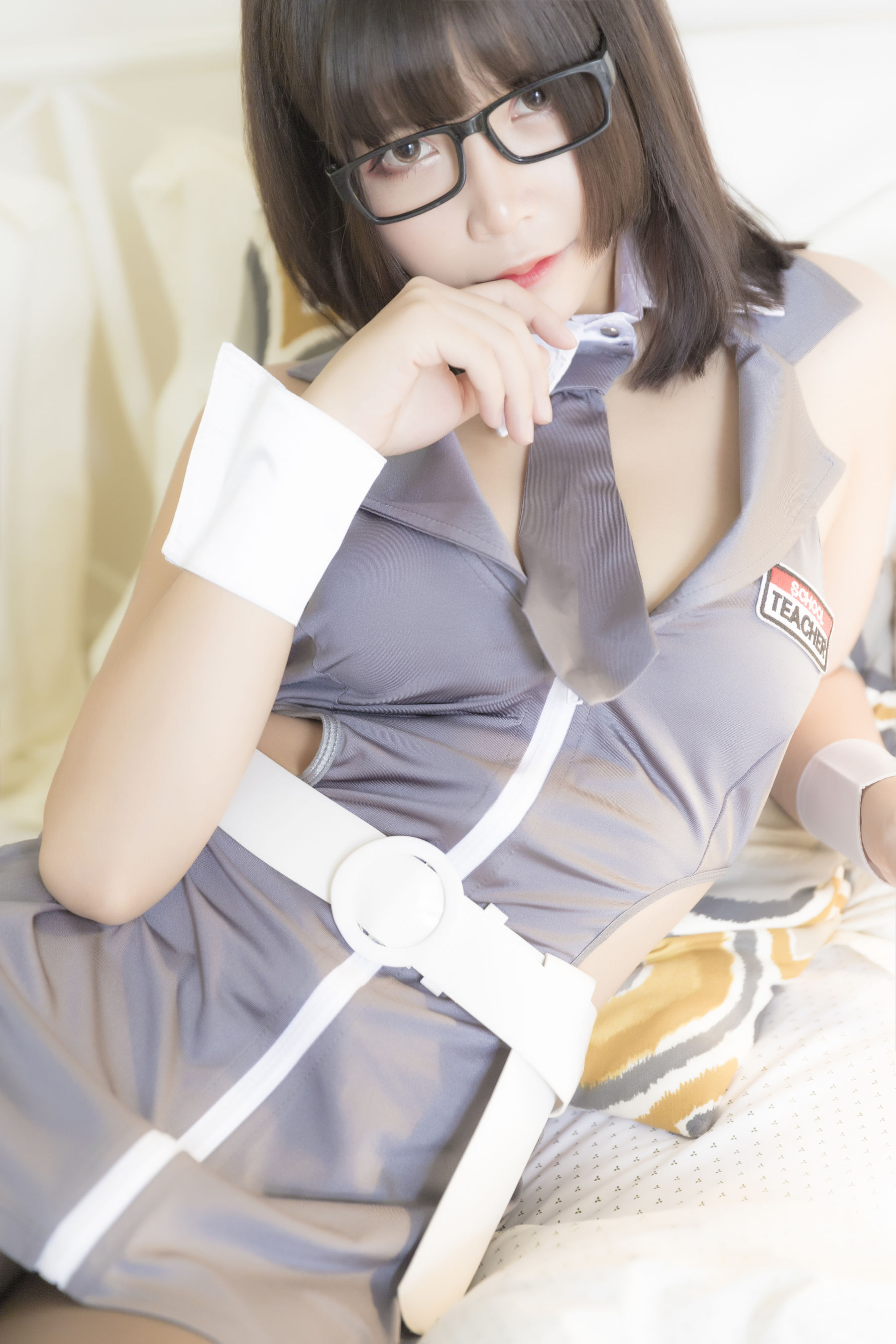 二次元妹子抱走莫子aa 黑丝制服 [45P]
