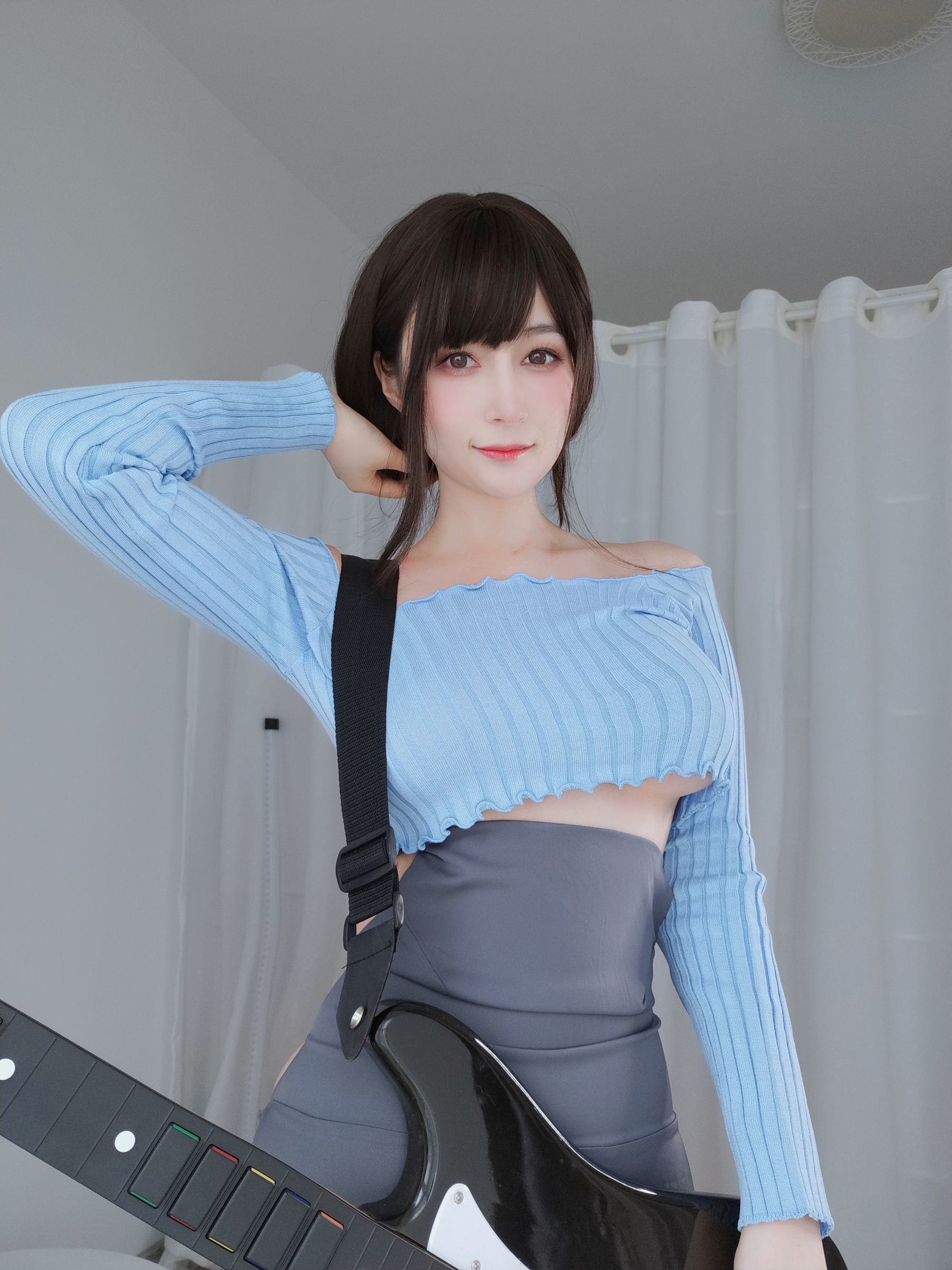 Coser小姐姐白银 – 吉他妹妹 [153P]
