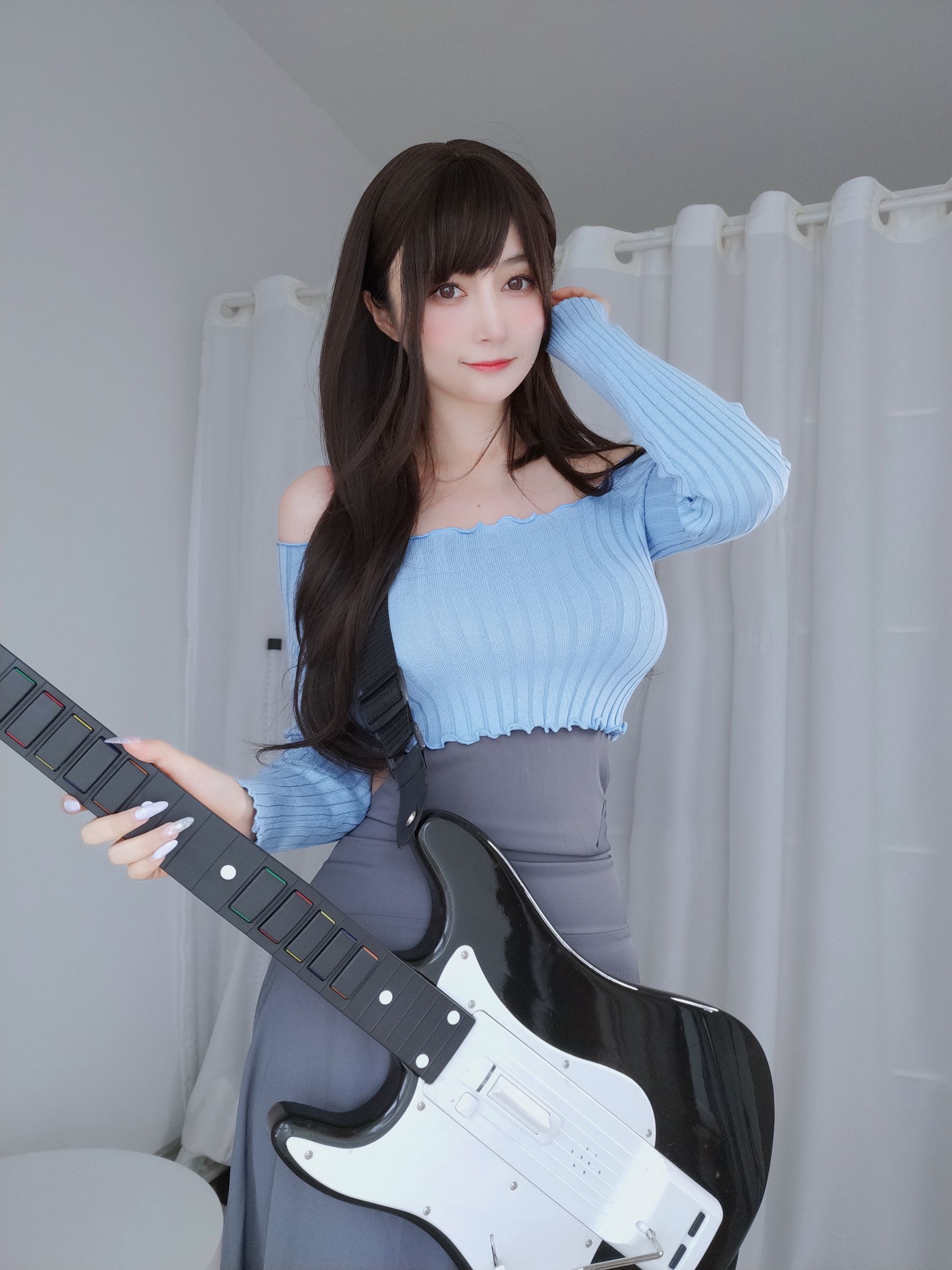 Coser小姐姐白银 – 吉他妹妹 [153P]