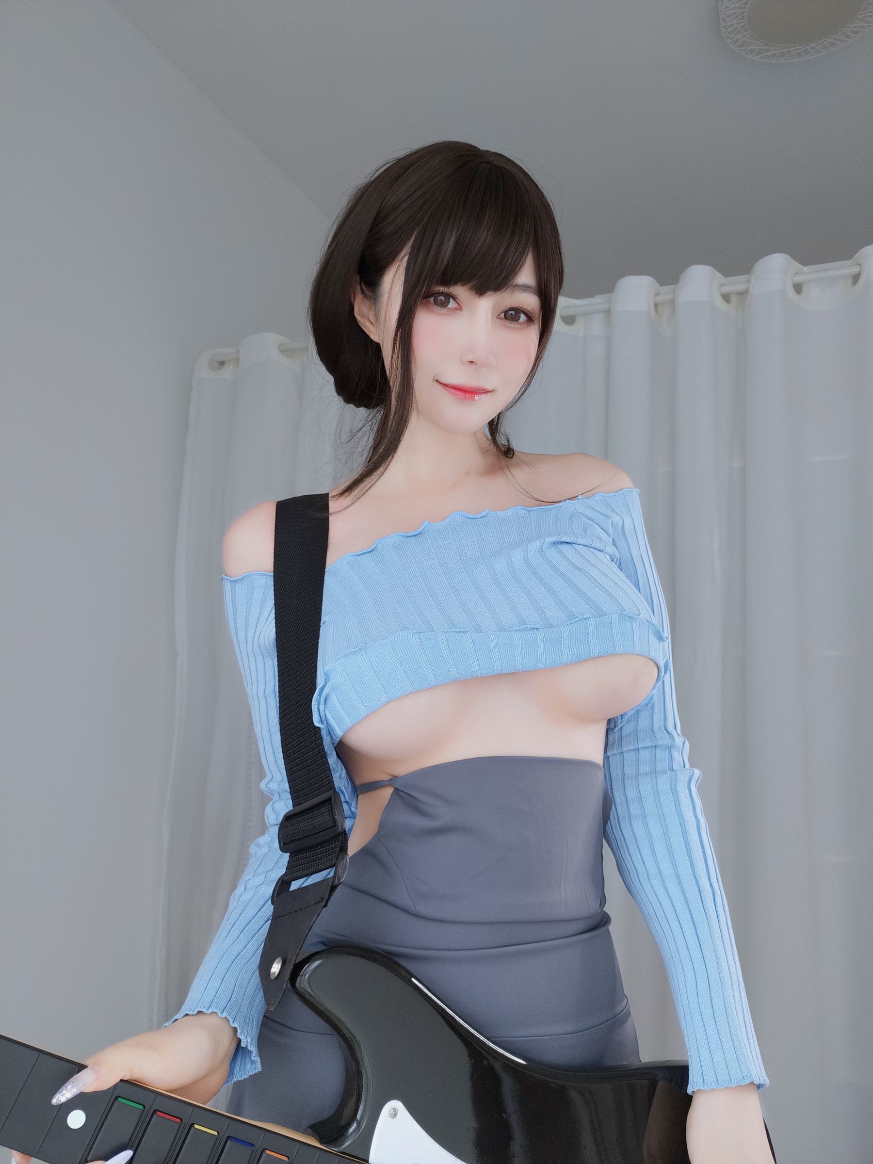 Coser小姐姐白银 – 吉他妹妹 [153P]