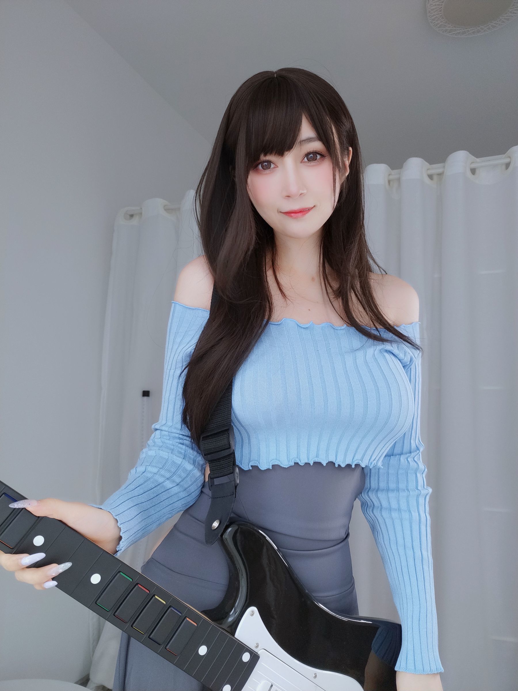 Coser小姐姐白银 – 吉他妹妹 [153P]