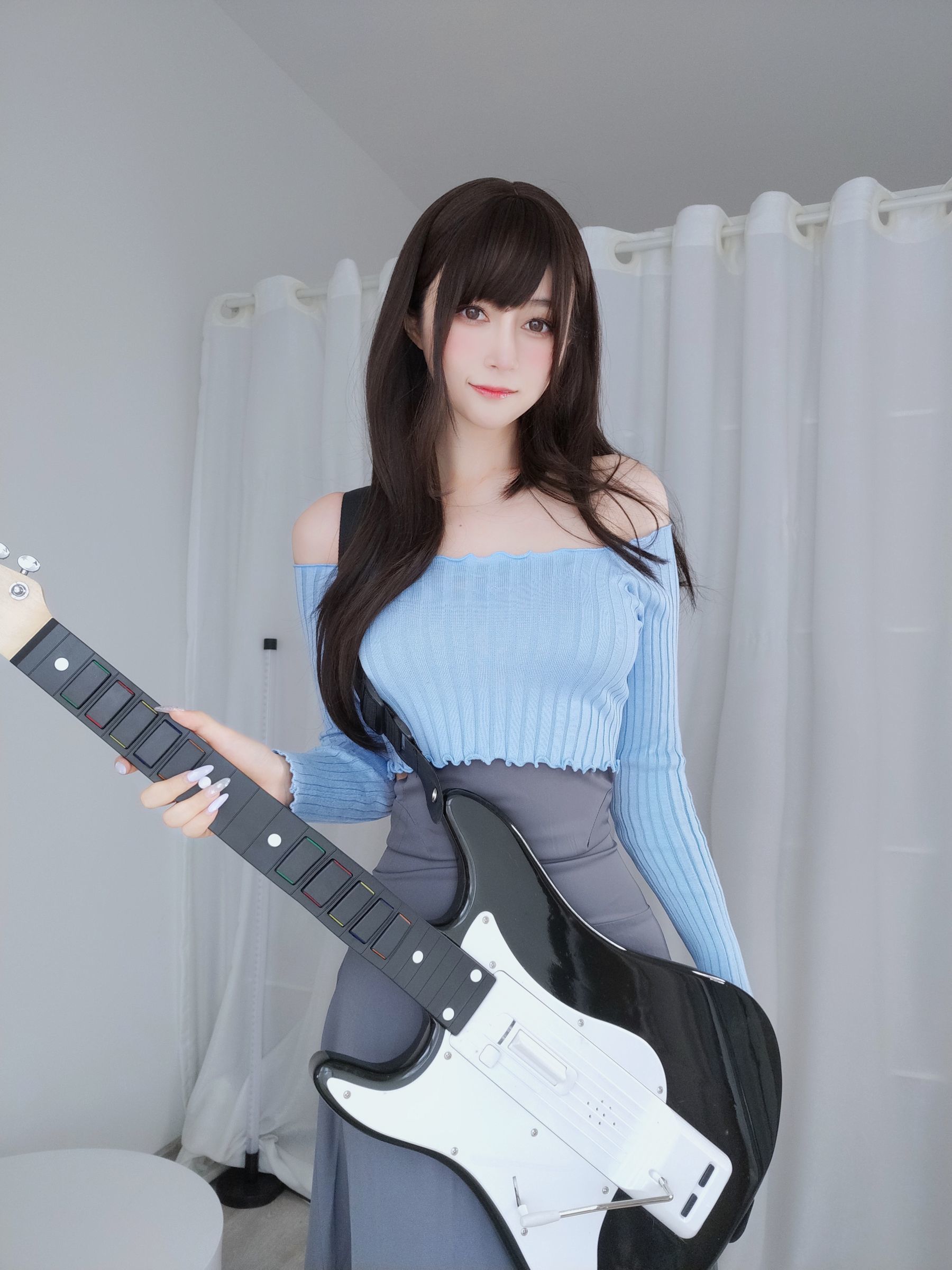 Coser小姐姐白银 – 吉他妹妹 [153P]