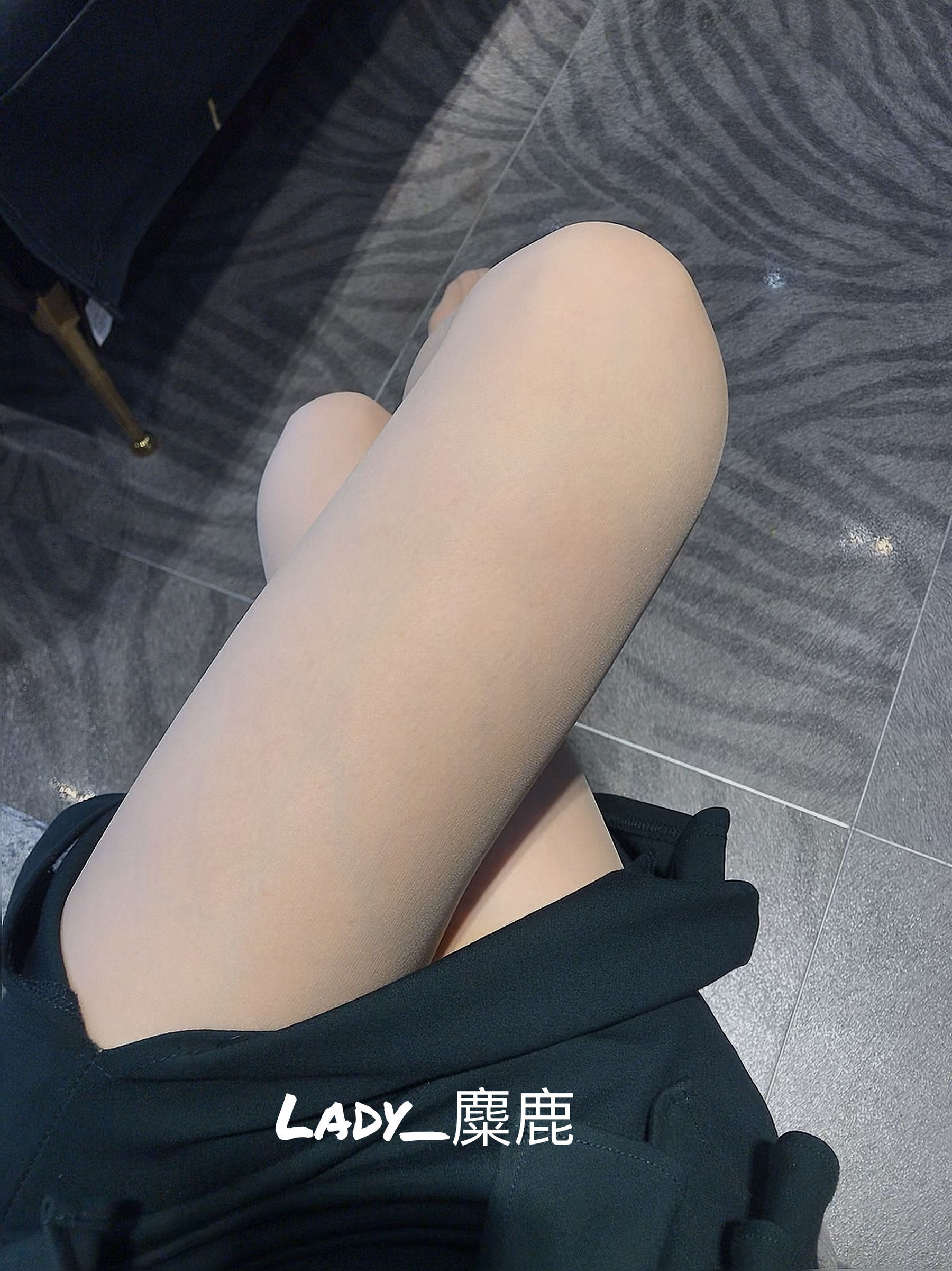 丝足博主麋鹿_Monroe 2020.07.08 好腿 [19P]
