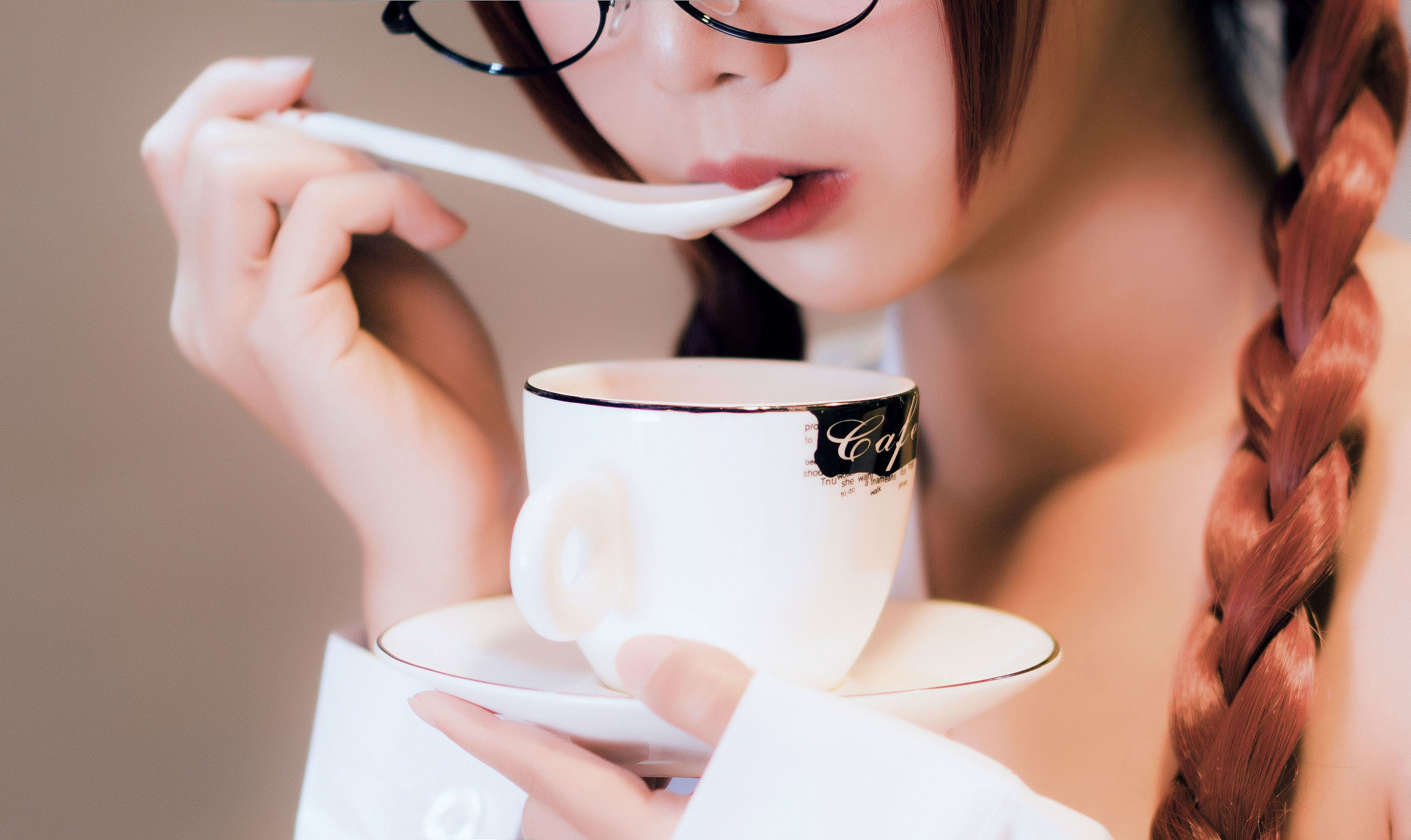 [萝莉COS] 面饼仙儿 – 小女友2 [33P]