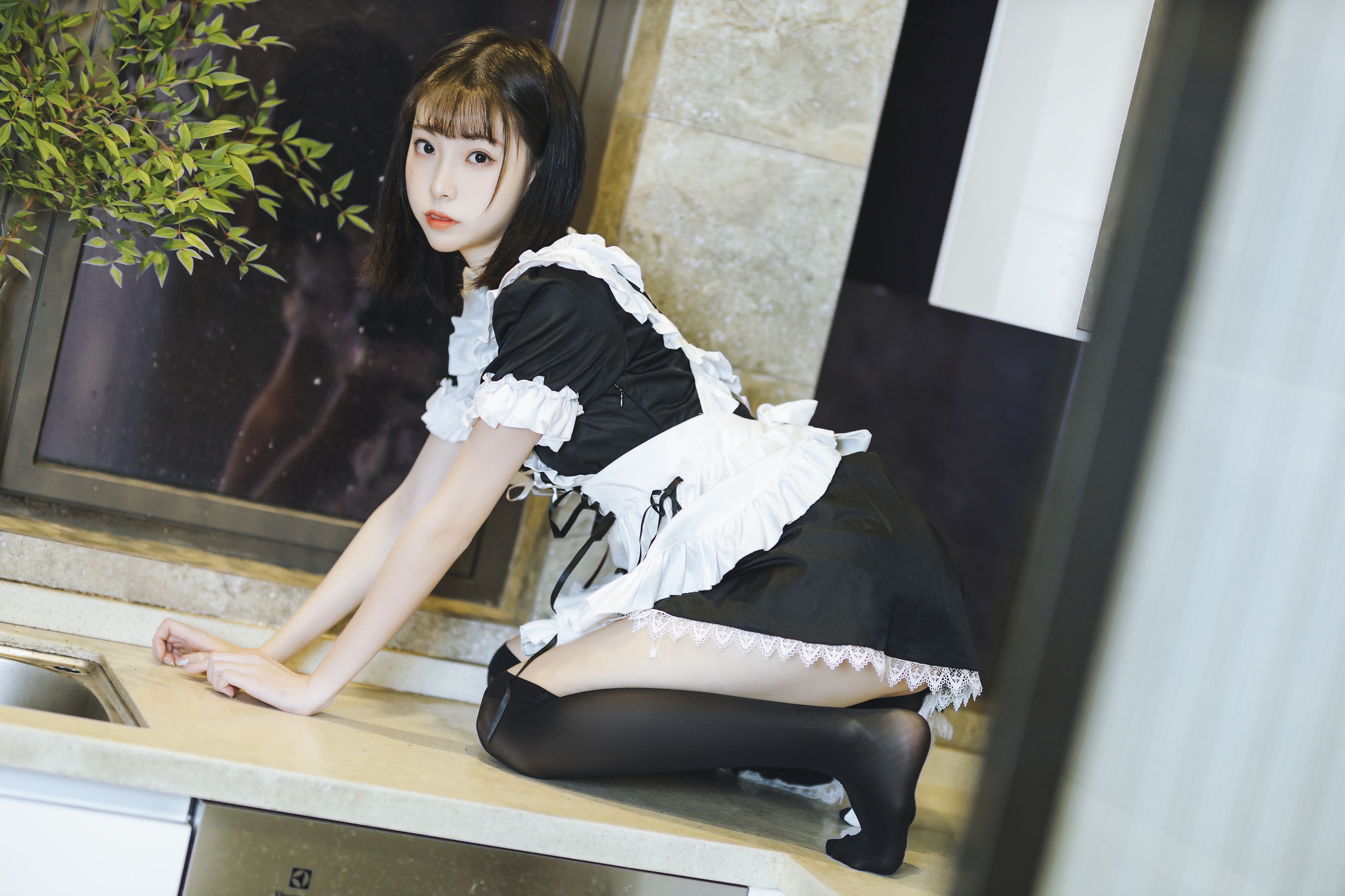 许岚(叁月life) – 短裙女仆 [40P]