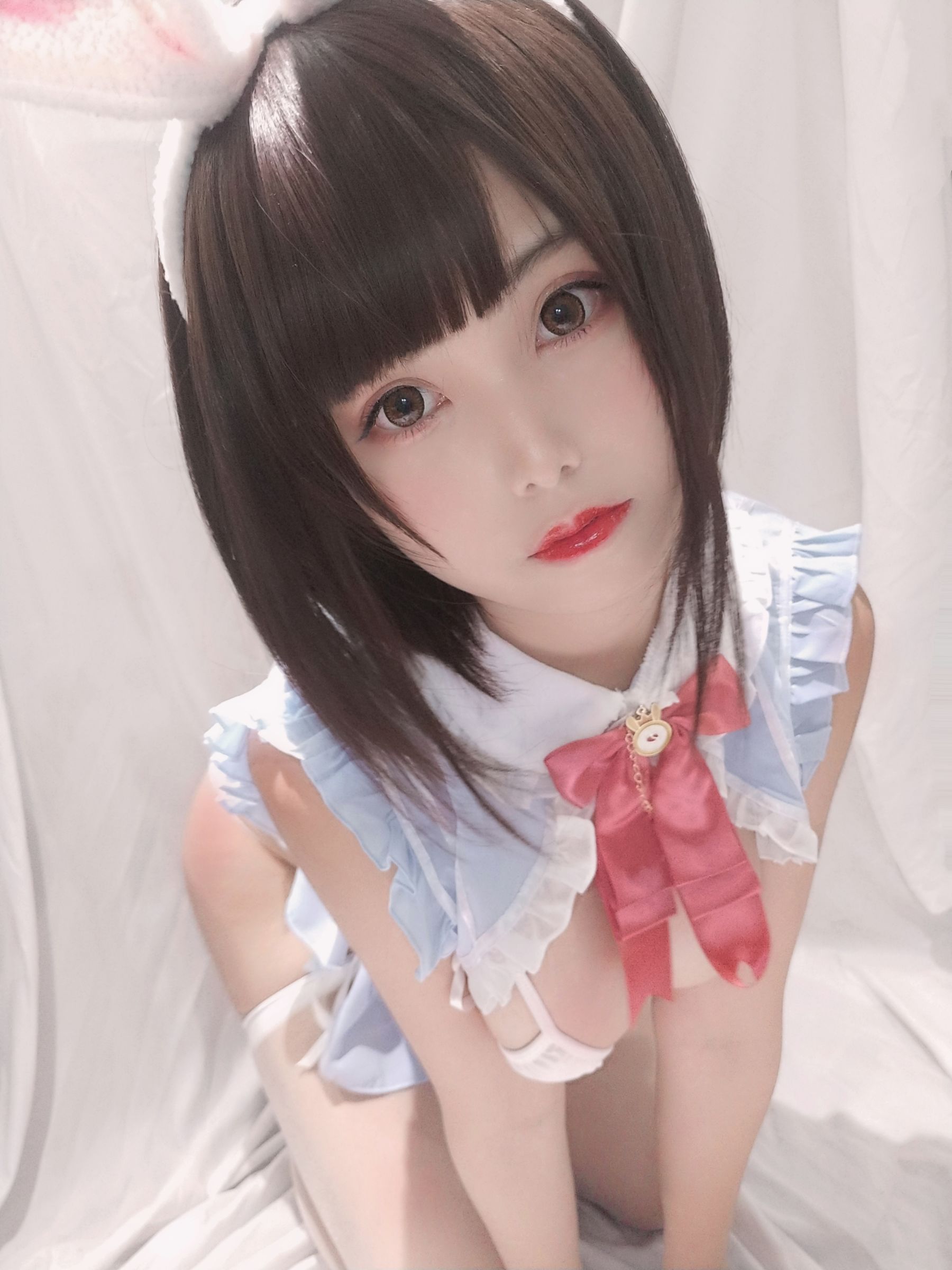 [Cosplay写真] 萌系小姐姐蜜汁猫裘 – 小白兔自拍 [30P]