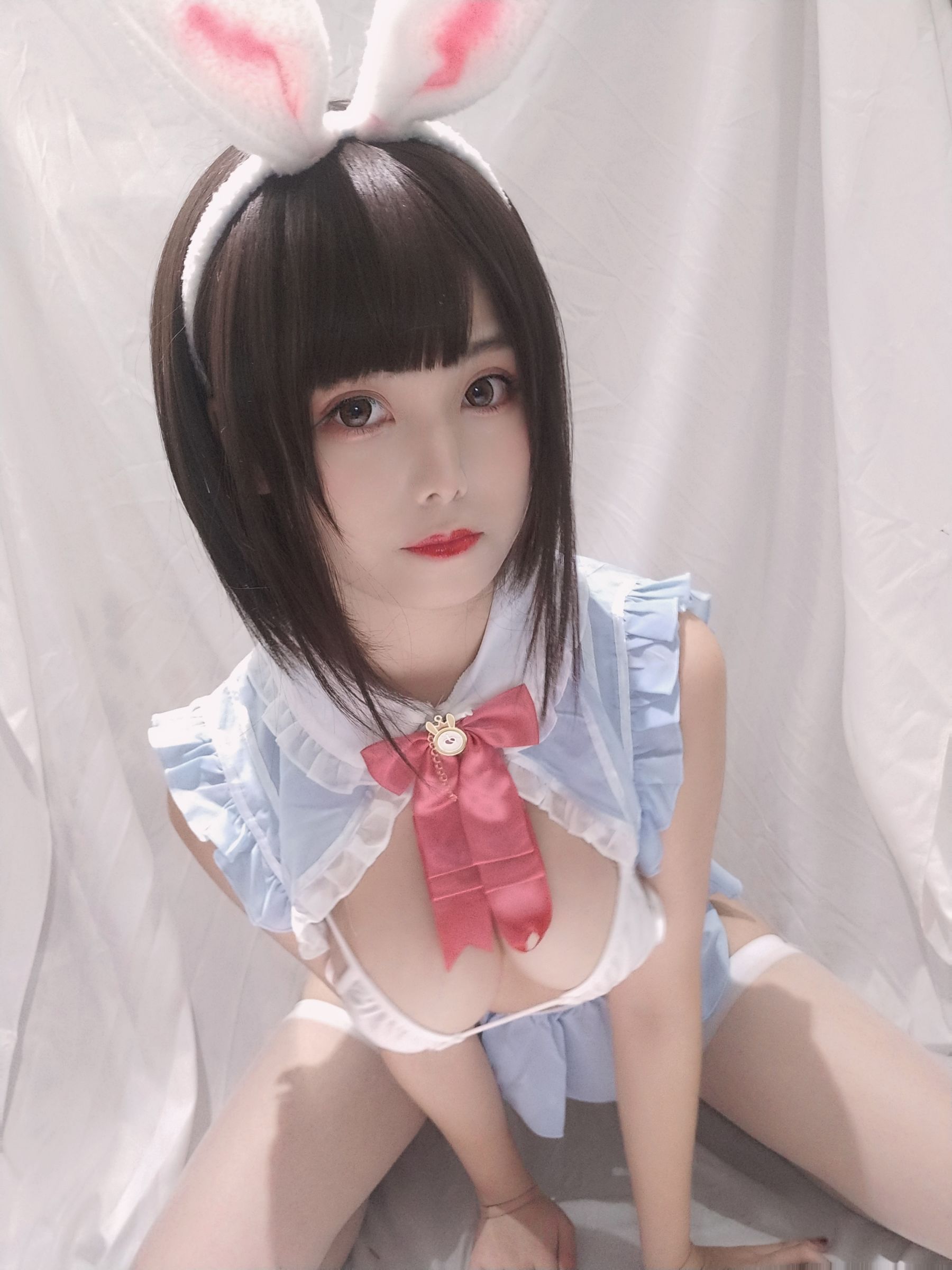 [Cosplay写真] 萌系小姐姐蜜汁猫裘 – 小白兔自拍 [30P]