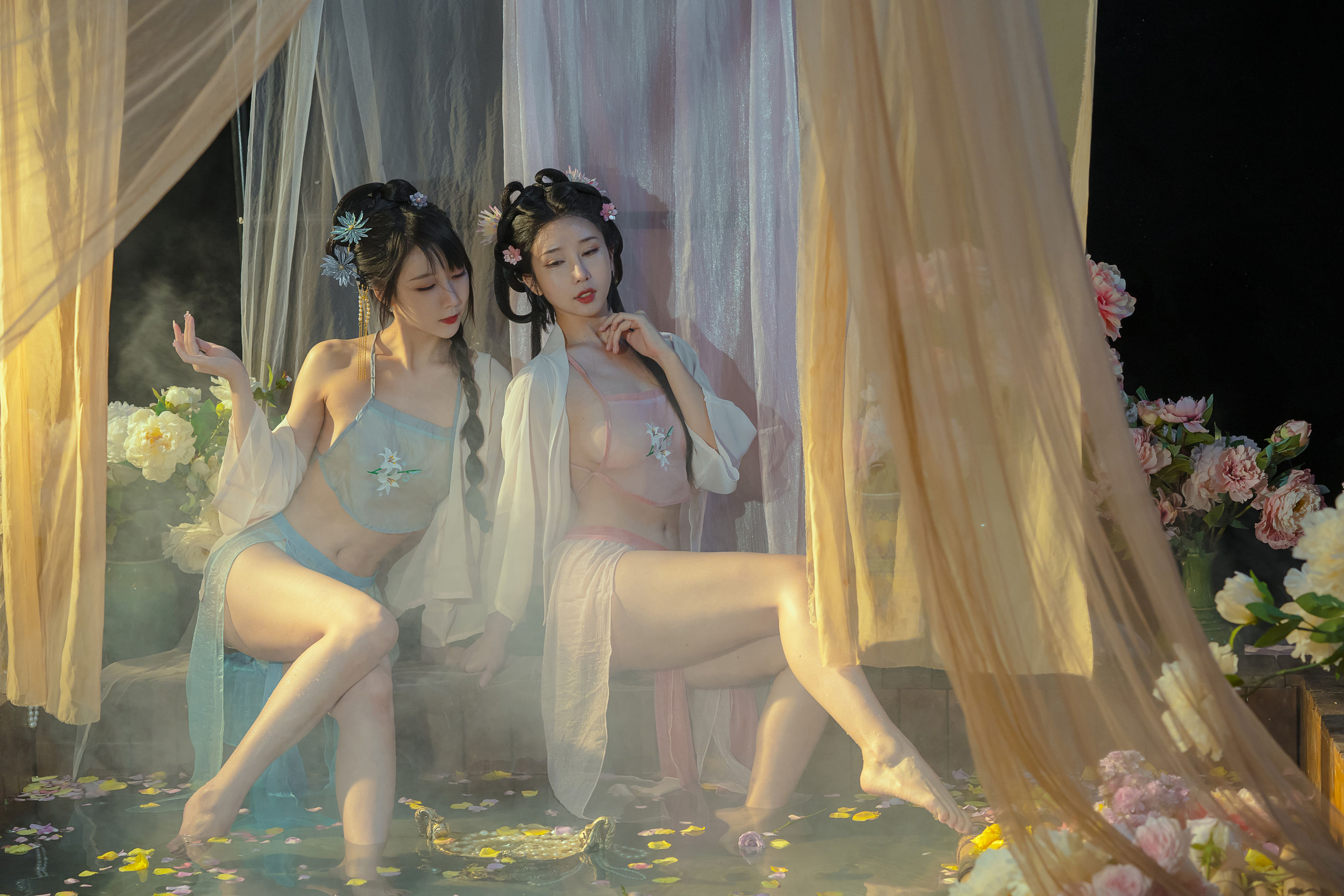 云溪溪 – 奶桃 水池 [42P]
