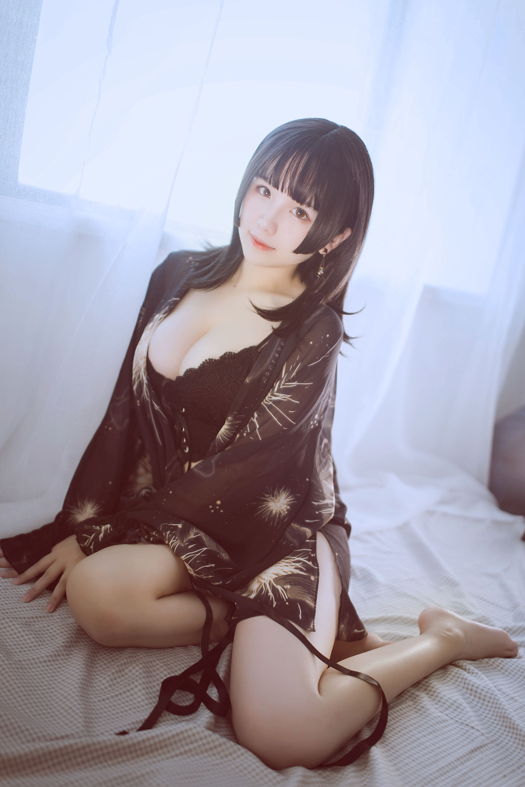 阿半今天很开心 – 黑色吊带 [23P]