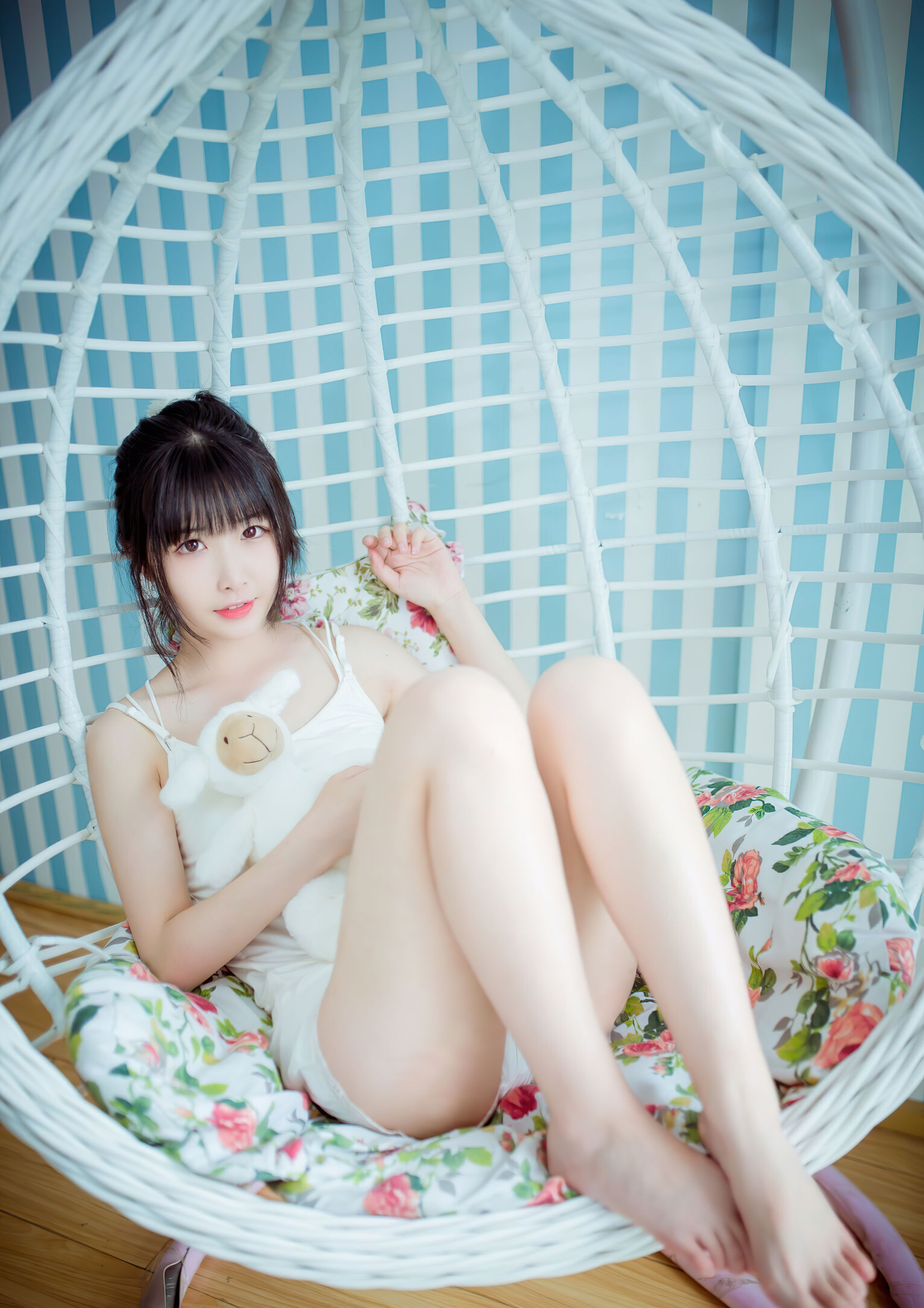 [Cosplay写真] 我才不是neko – 裸足 [16P]
