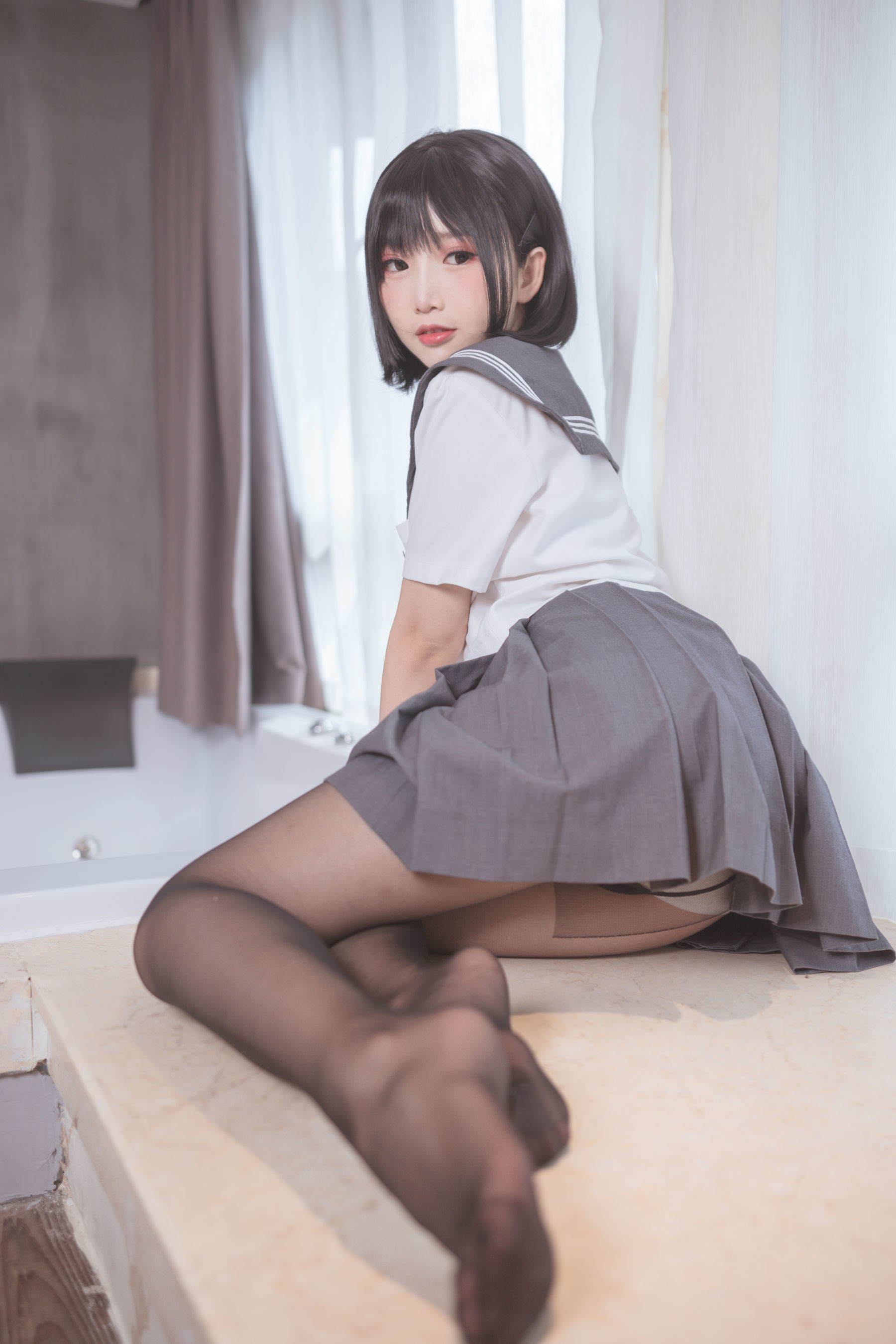 [萝莉COS] 面饼仙儿 – 脑内少女 黑丝JK [25P]