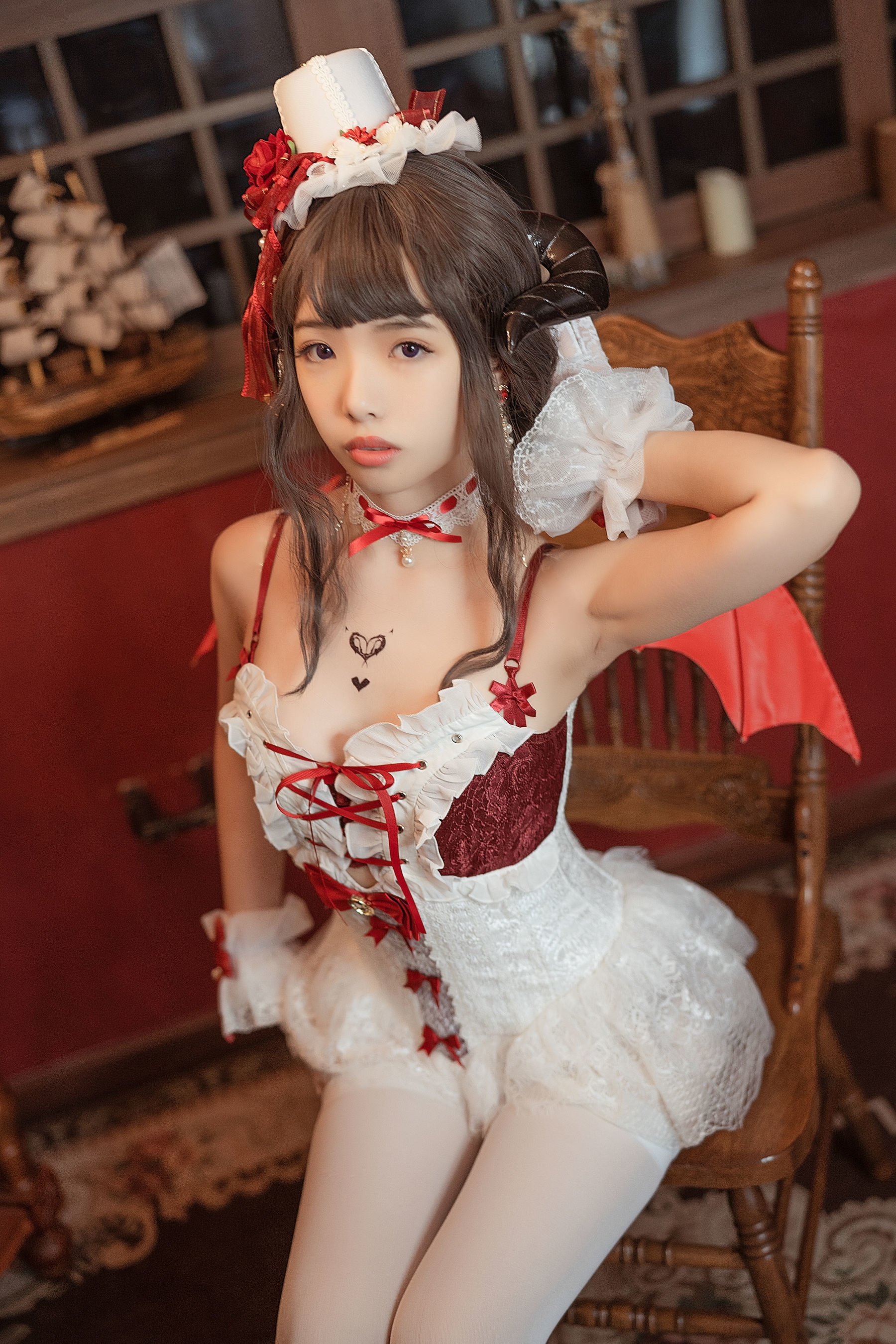 [萝莉COS] 雯妹 – 魅魔 Elegant devil [35P]