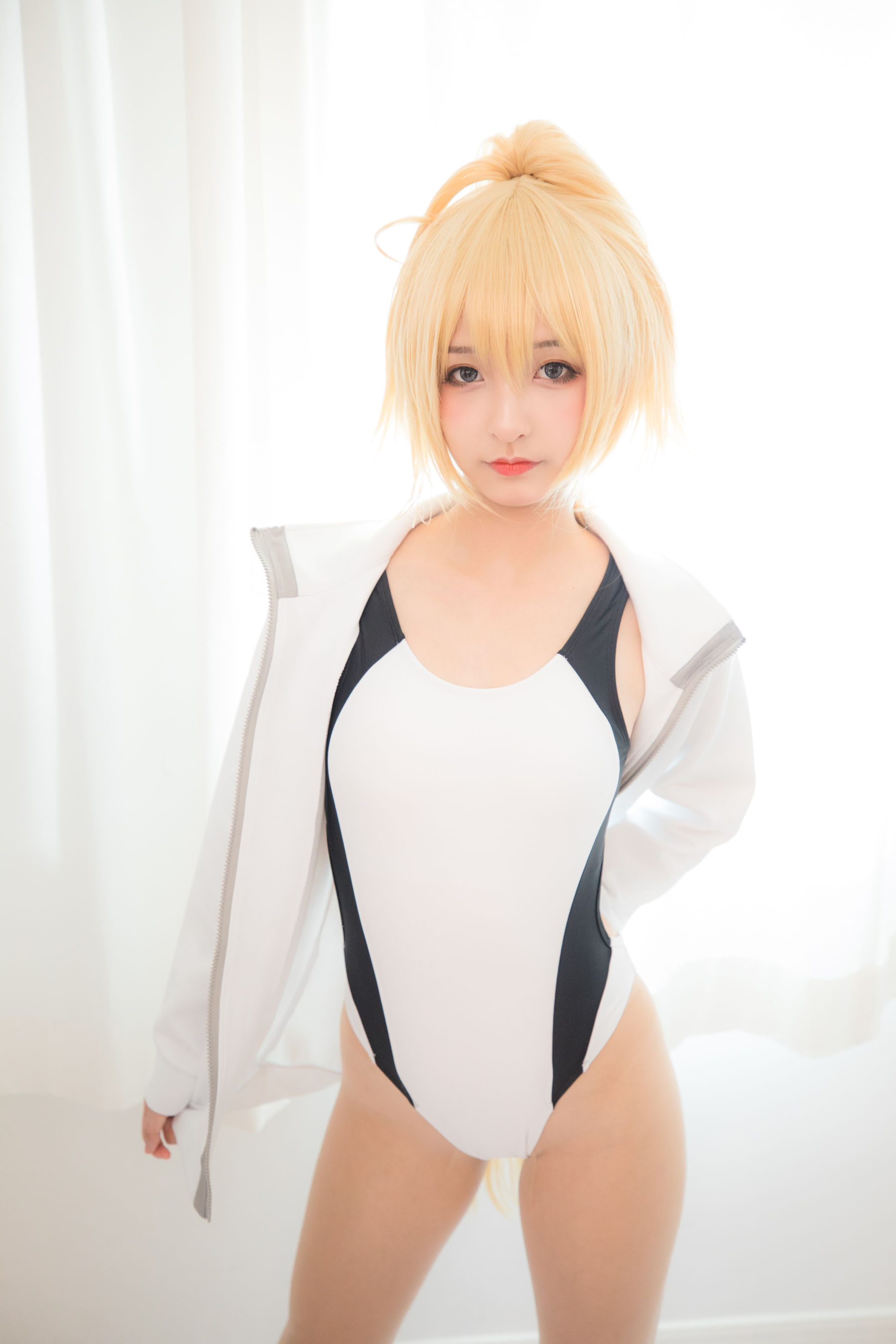 [萝莉COS] 神楽坂真冬 贞德泳装 [150P]