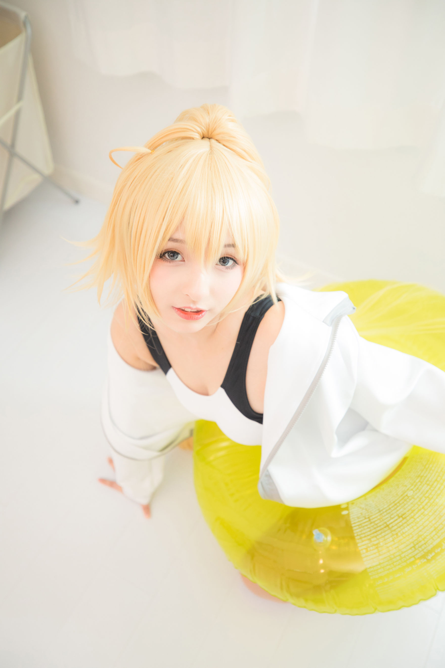 [萝莉COS] 神楽坂真冬 贞德泳装 [150P]