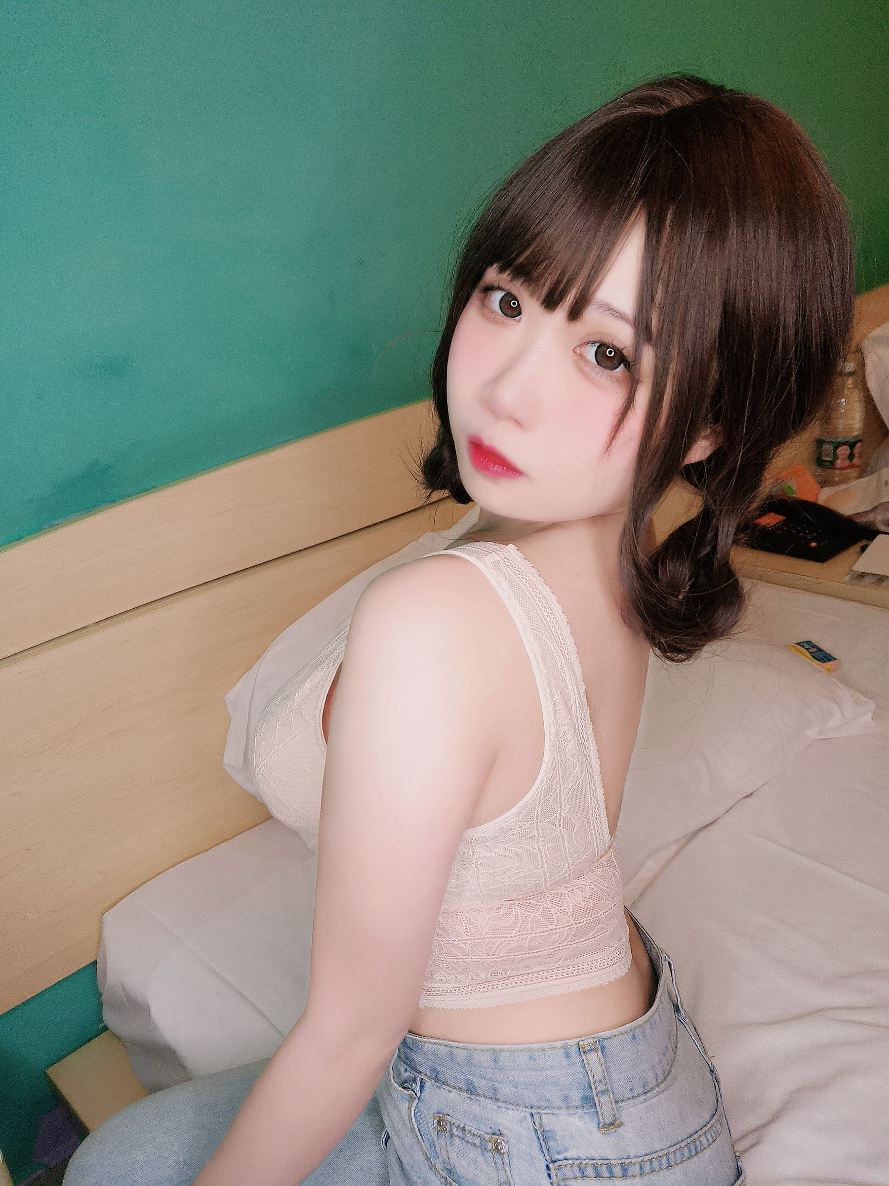 贞子蜜桃 – V领 [10P]