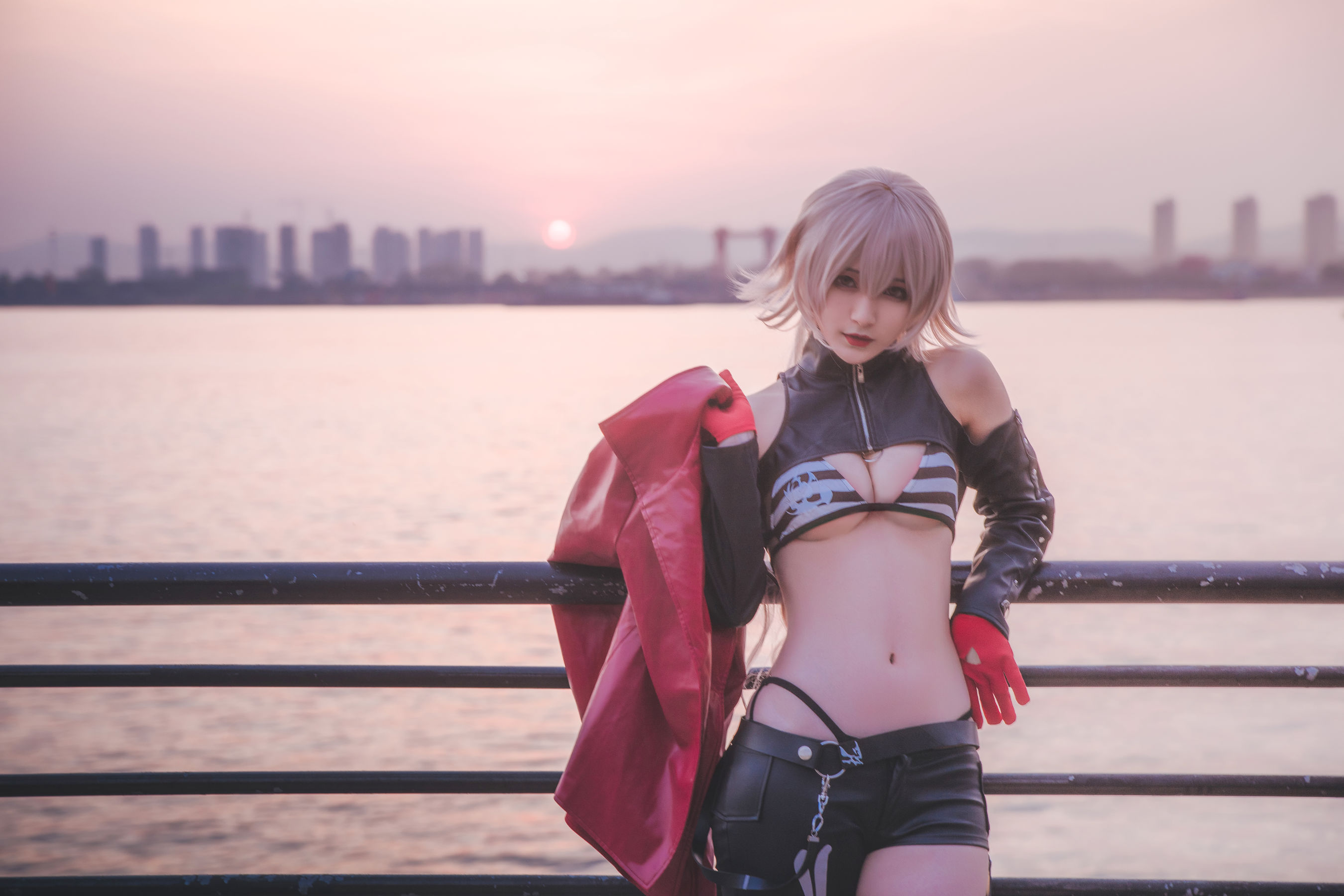[Cosplay写真] 动漫博主铁板烧鬼舞w – 中山码头黑贞黑呆双人 [23P]